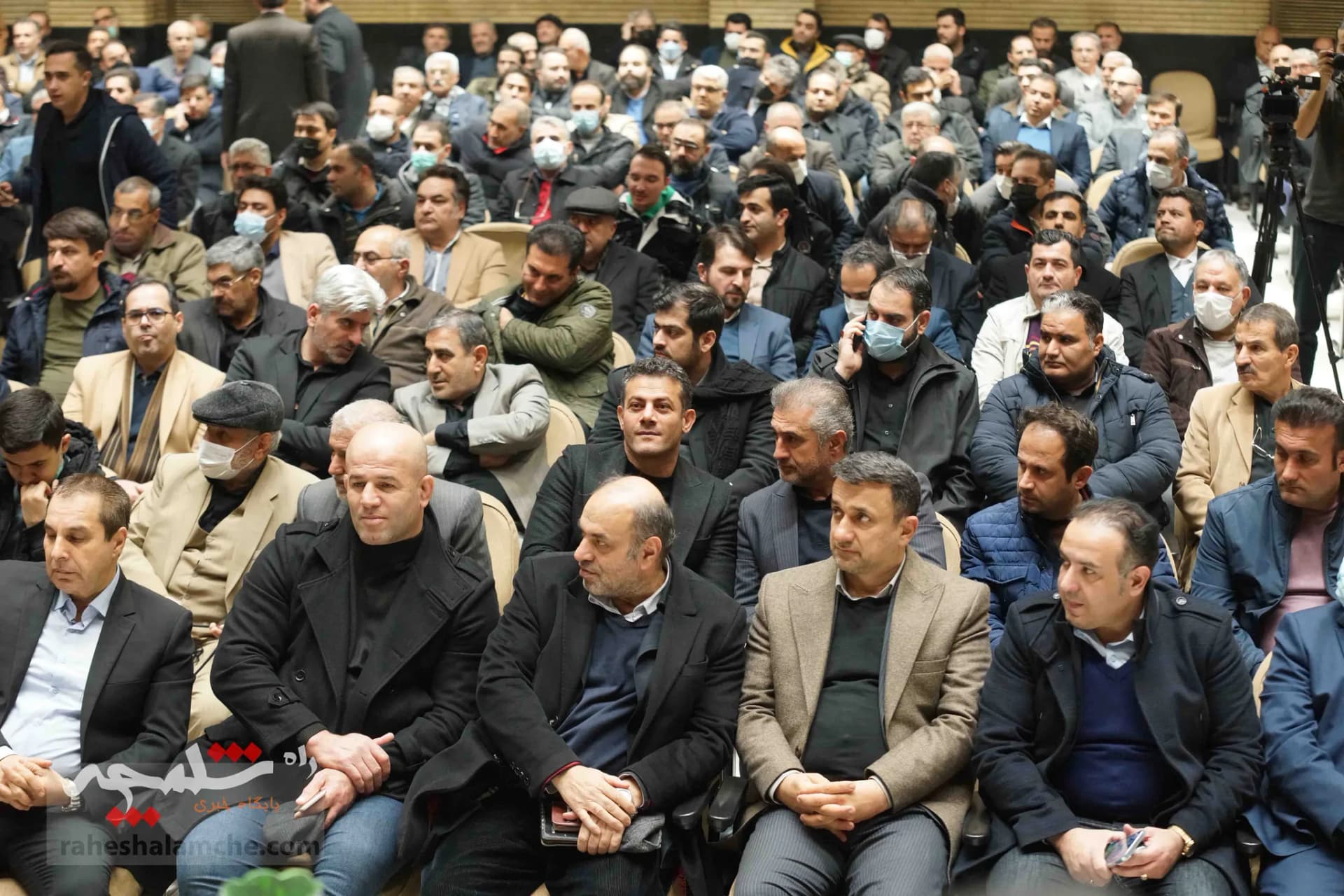 چه کسانی در مجلس ترحیم پدر مدیرعامل شرکت دخانیات کشور حضور داشتند؟ +تصاویر — تصویر 29