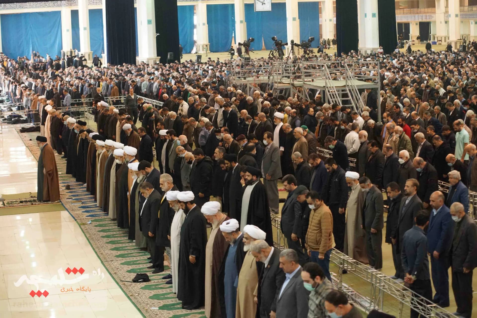 نماز جمعه این هفته تهران برگزار شد +تصاویر — تصویر 27