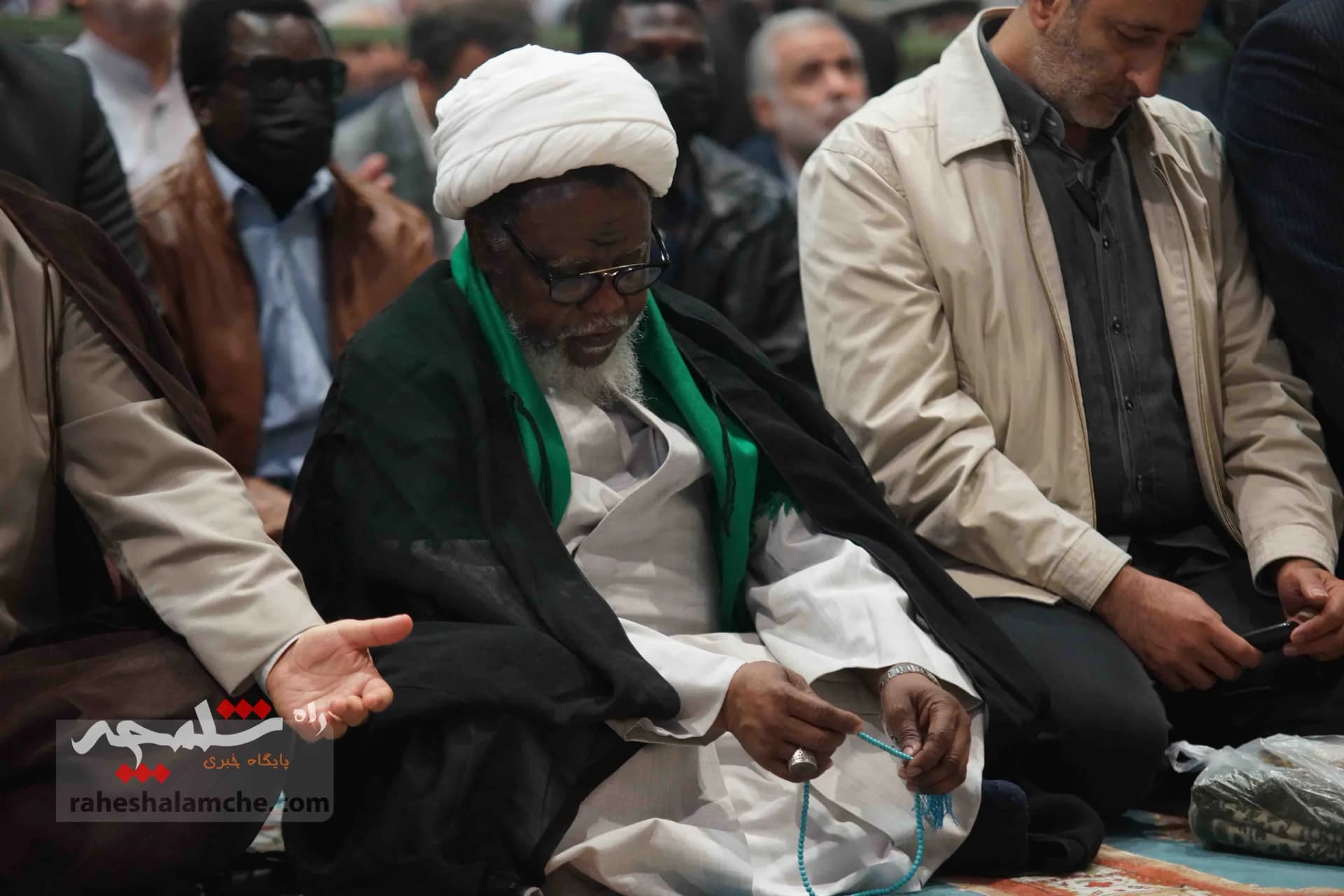 نمازجمعه تهران با حضور «شیخ زکزاکی» +تصاویر — تصویر 32