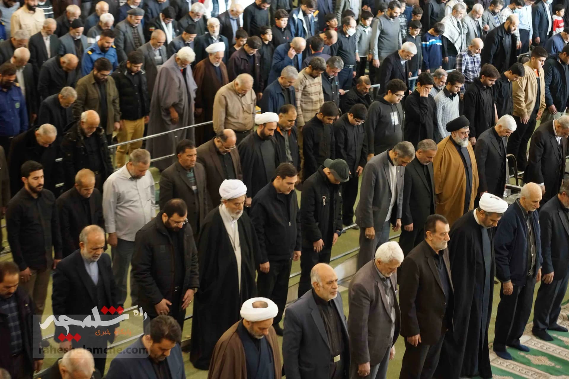 حضور پرشور دانش آموزان نمازگزار این هفته نماز جمعه تهران +تصاویر — تصویر 50