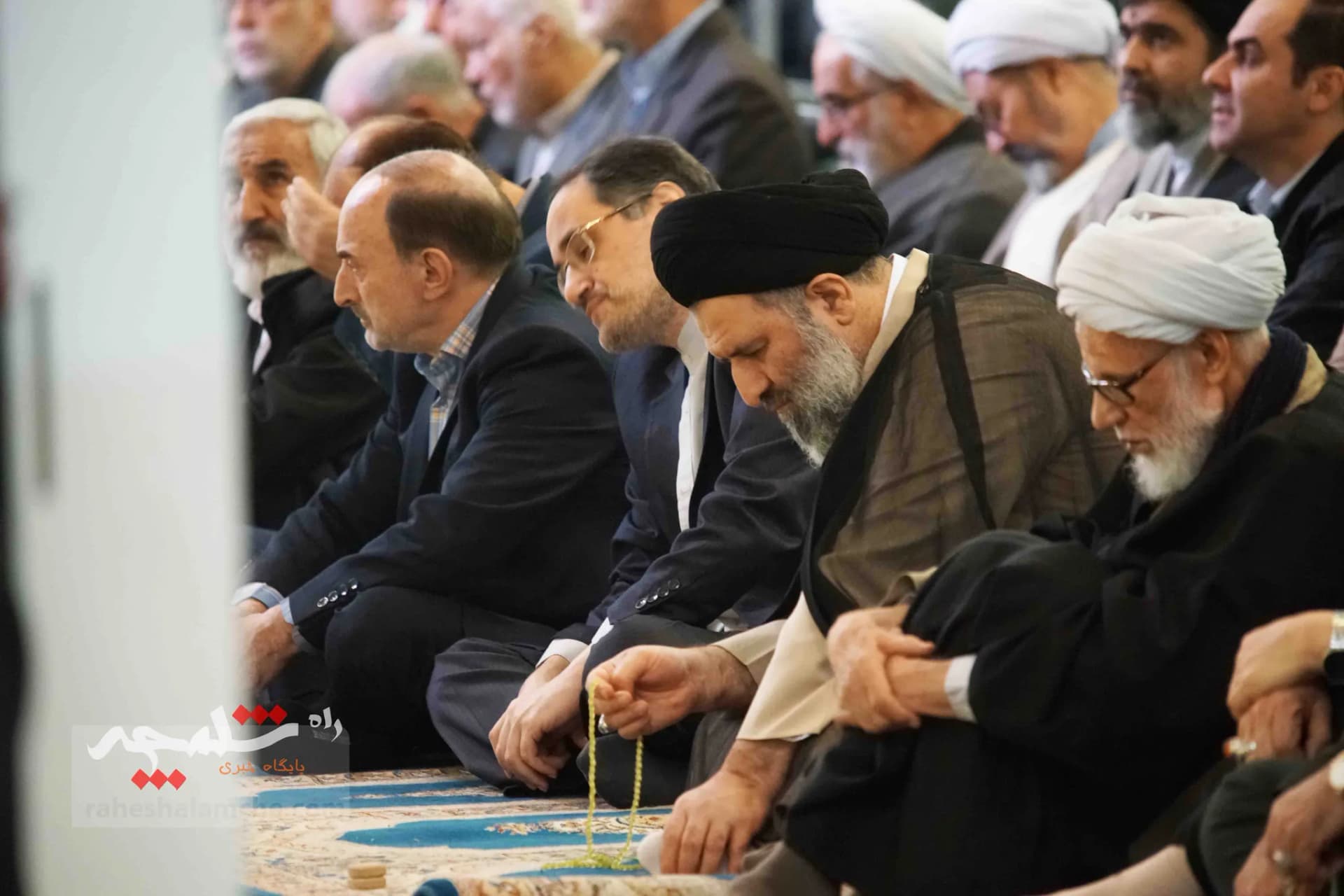 تصاویر نماز جمعه تهران در اولین روز زمستان 1402 — تصویر 27