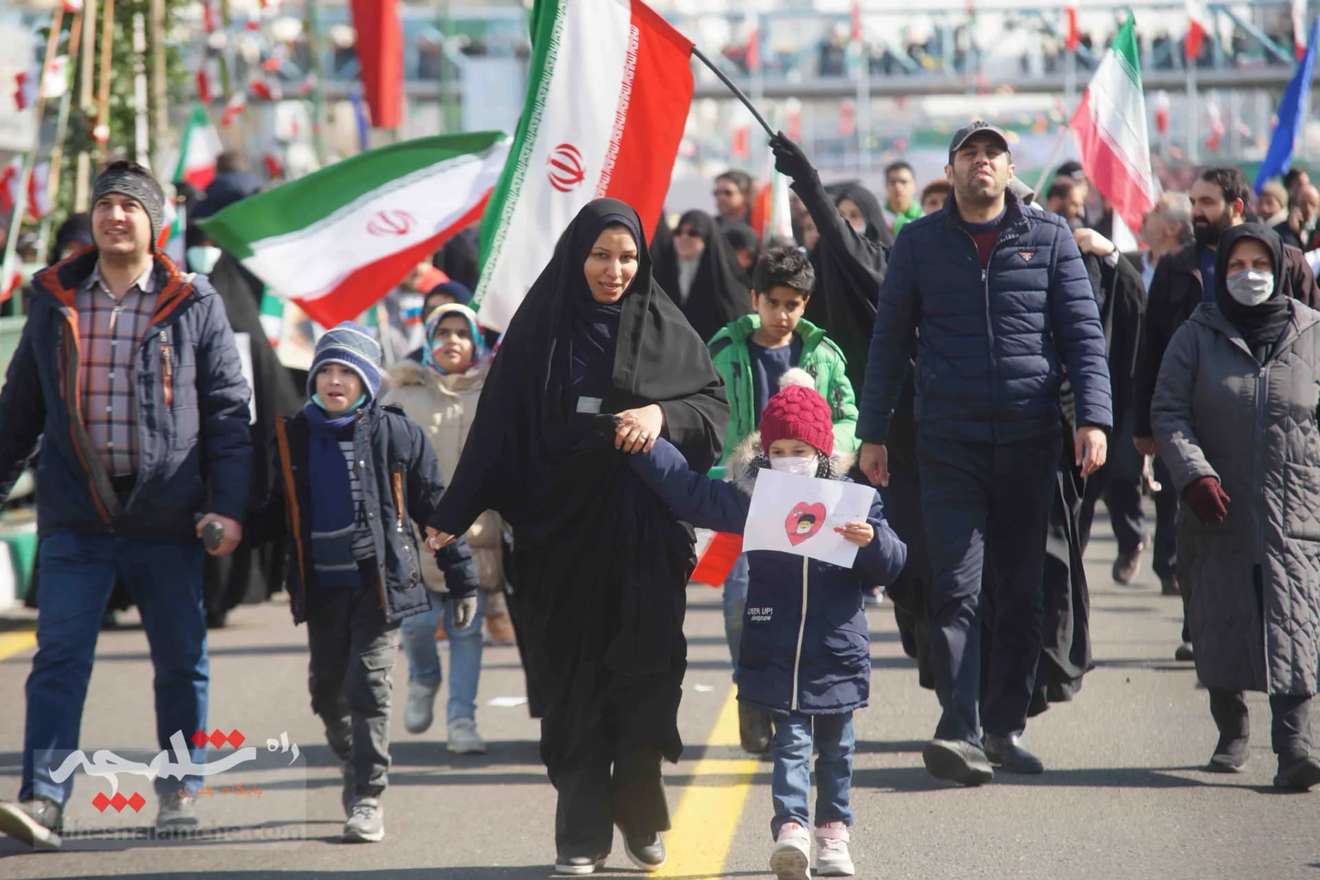 خروش ملت استوار ایران اسلامی در جشن ۴۴سالگی انقلاب اسلامی +تصاویر — تصویر 19