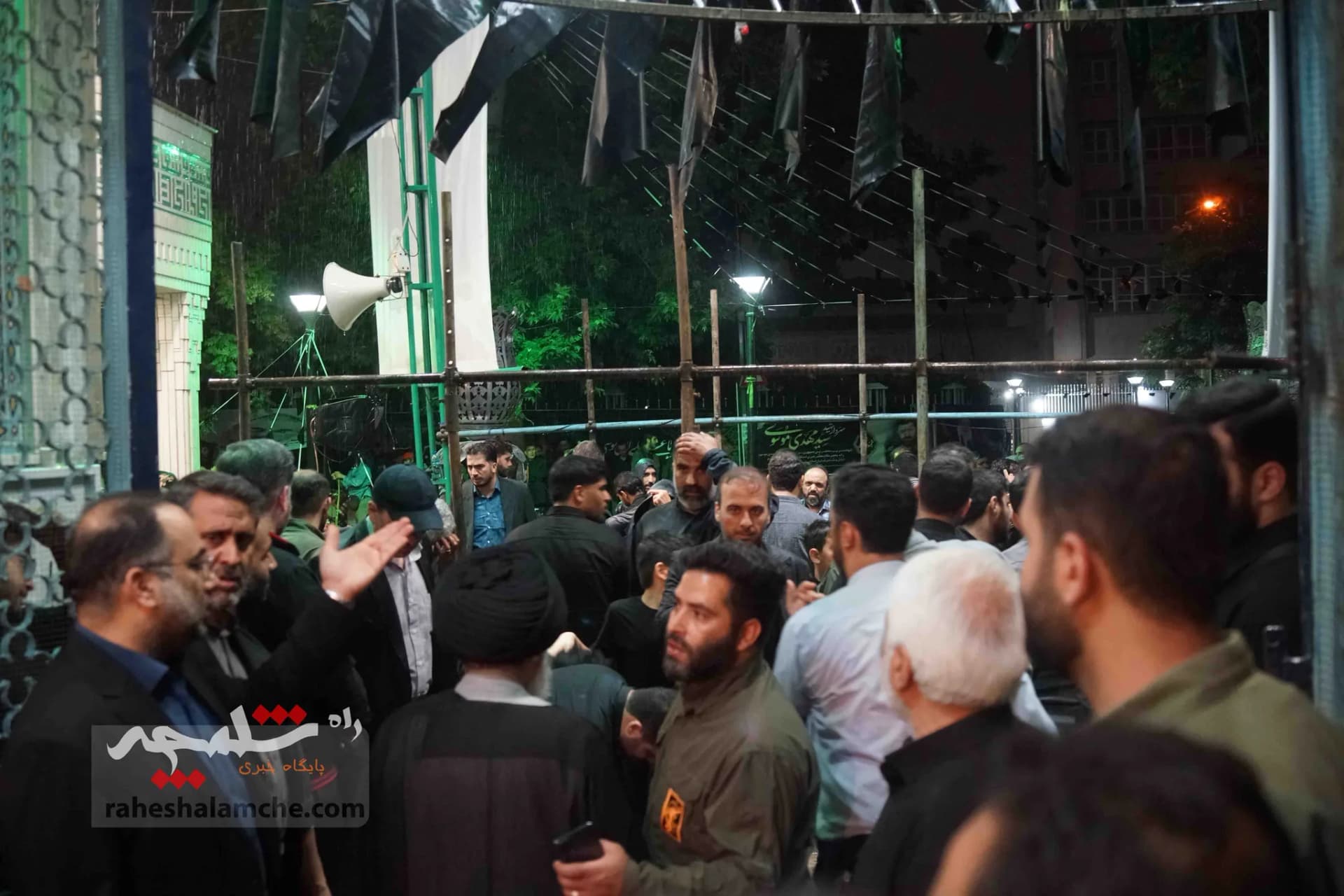 چه کسانی در مراسم گرامی‌داشت شهدای خدمت در مسجد ارک حضور داشتند؟ +تصاویر — تصویر 14
