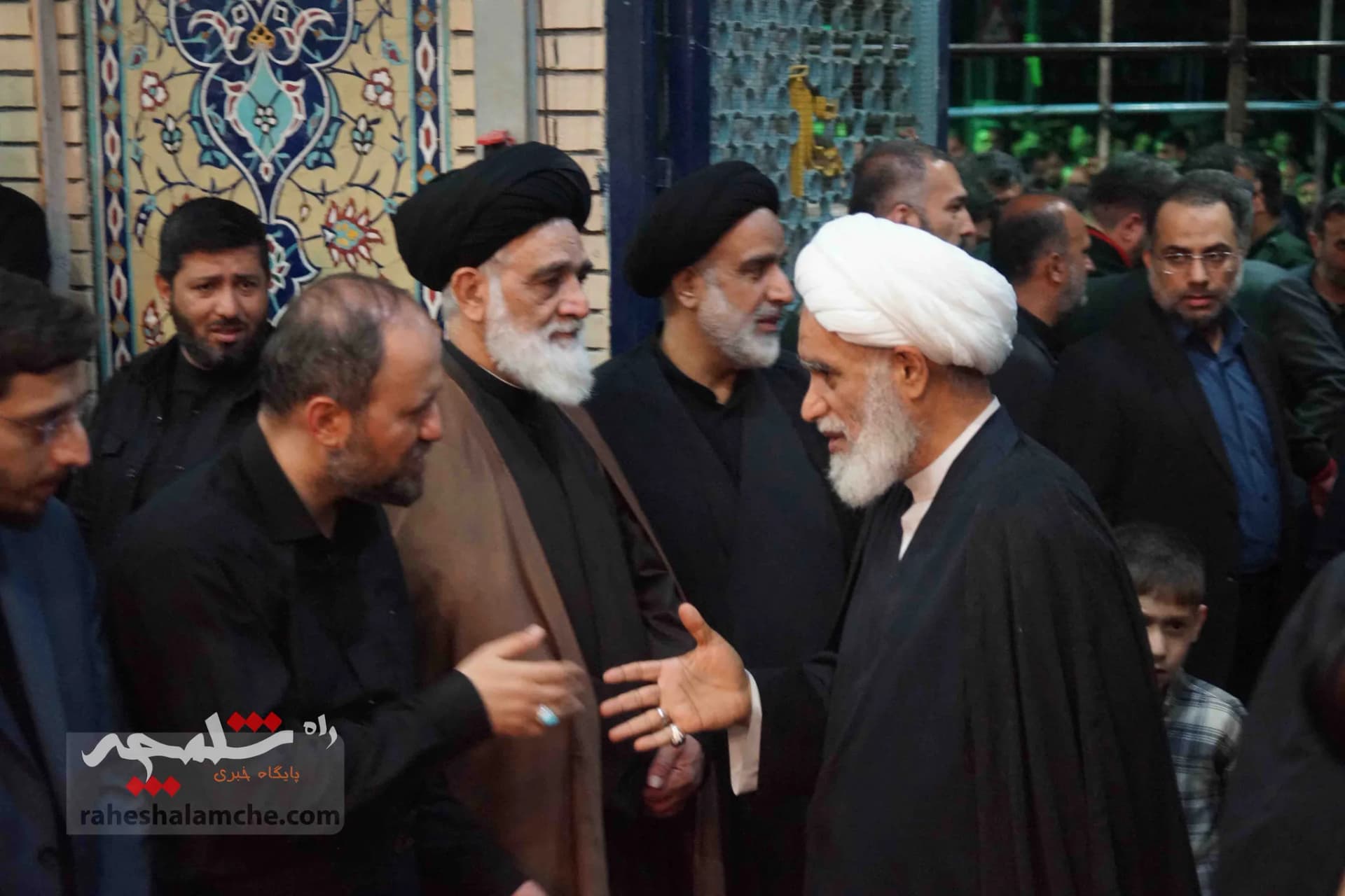 چه کسانی در مراسم گرامی‌داشت شهدای خدمت در مسجد ارک حضور داشتند؟ +تصاویر — تصویر 32