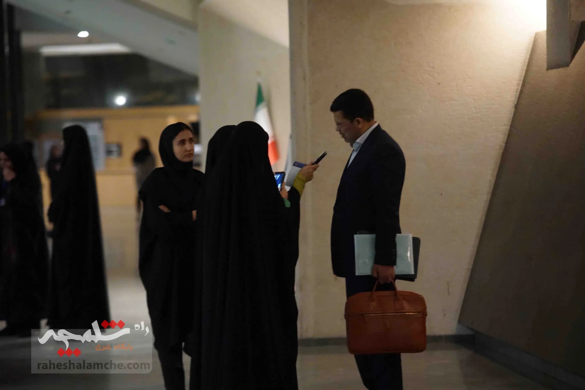 «روز خبرنگار» در مجلس چه گذشت؟ +تصاویر — تصویر 79