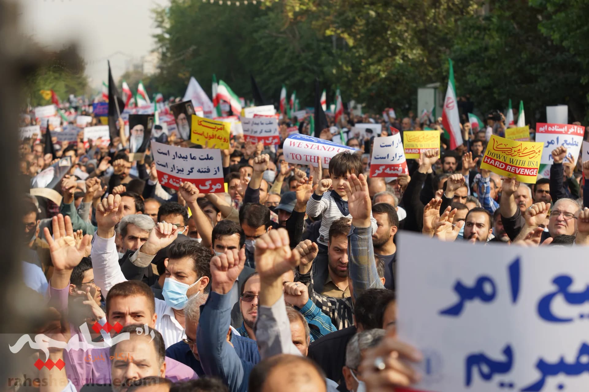 راهپیمایی عظیم تهرانیها با شعار؛ «سپاه انقلابی، انتقام انتقام» +تصاویر — تصویر 24
