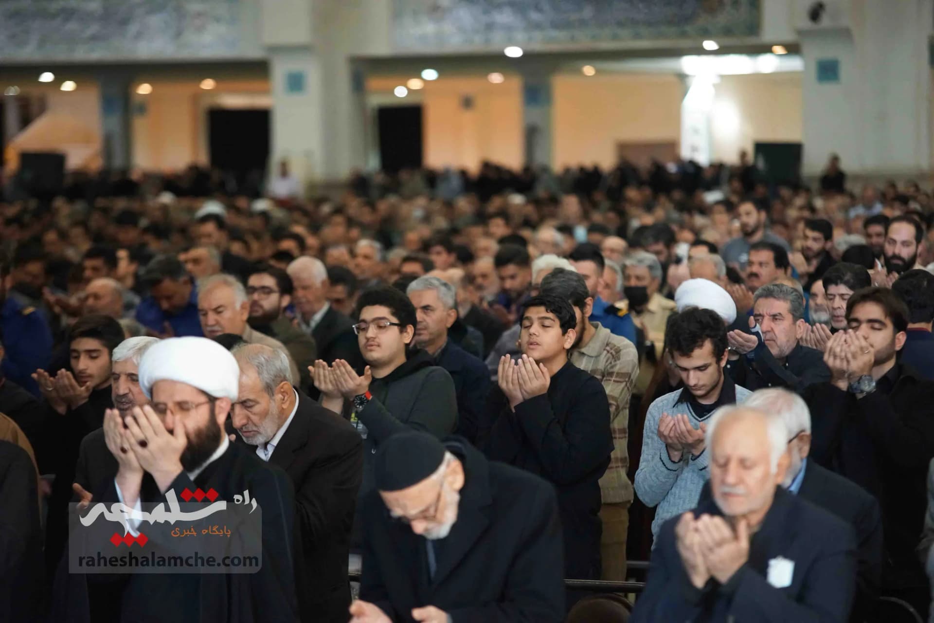 حضور پرشور دانش آموزان نمازگزار این هفته نماز جمعه تهران +تصاویر — تصویر 57