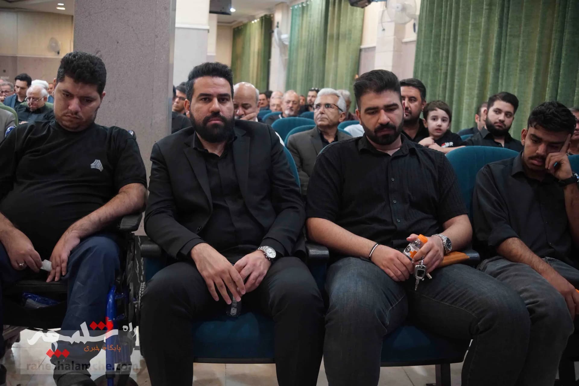چه کسانی در مراسم ختم «سارا طاووسی» حضور داشتند؟ +تصاویر — تصویر 68