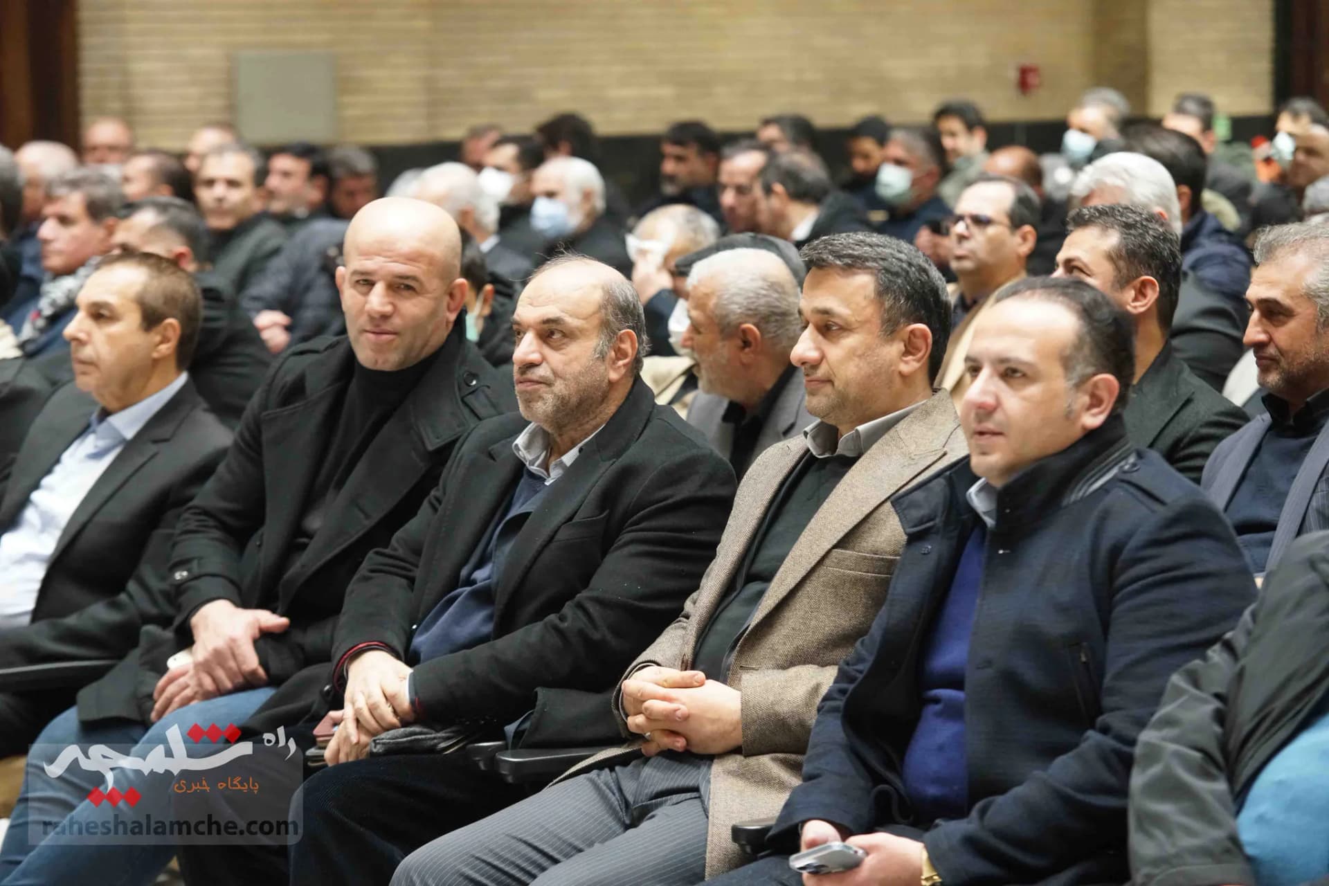 چه کسانی در مجلس ترحیم پدر مدیرعامل شرکت دخانیات کشور حضور داشتند؟ +تصاویر — تصویر 26