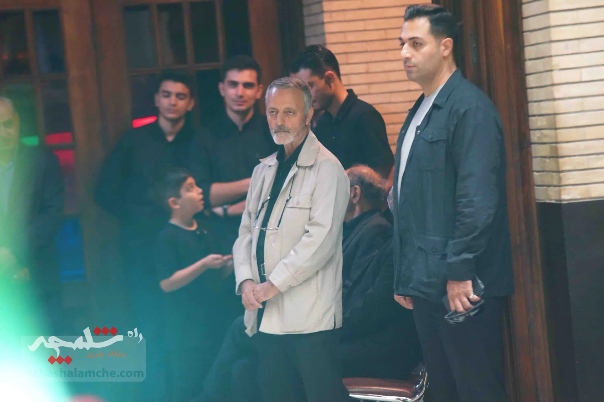 همه شخصیتهایی که در مراسم ختم مادر زریبافان شرکت کرده بودند +تصاویر — تصویر 77