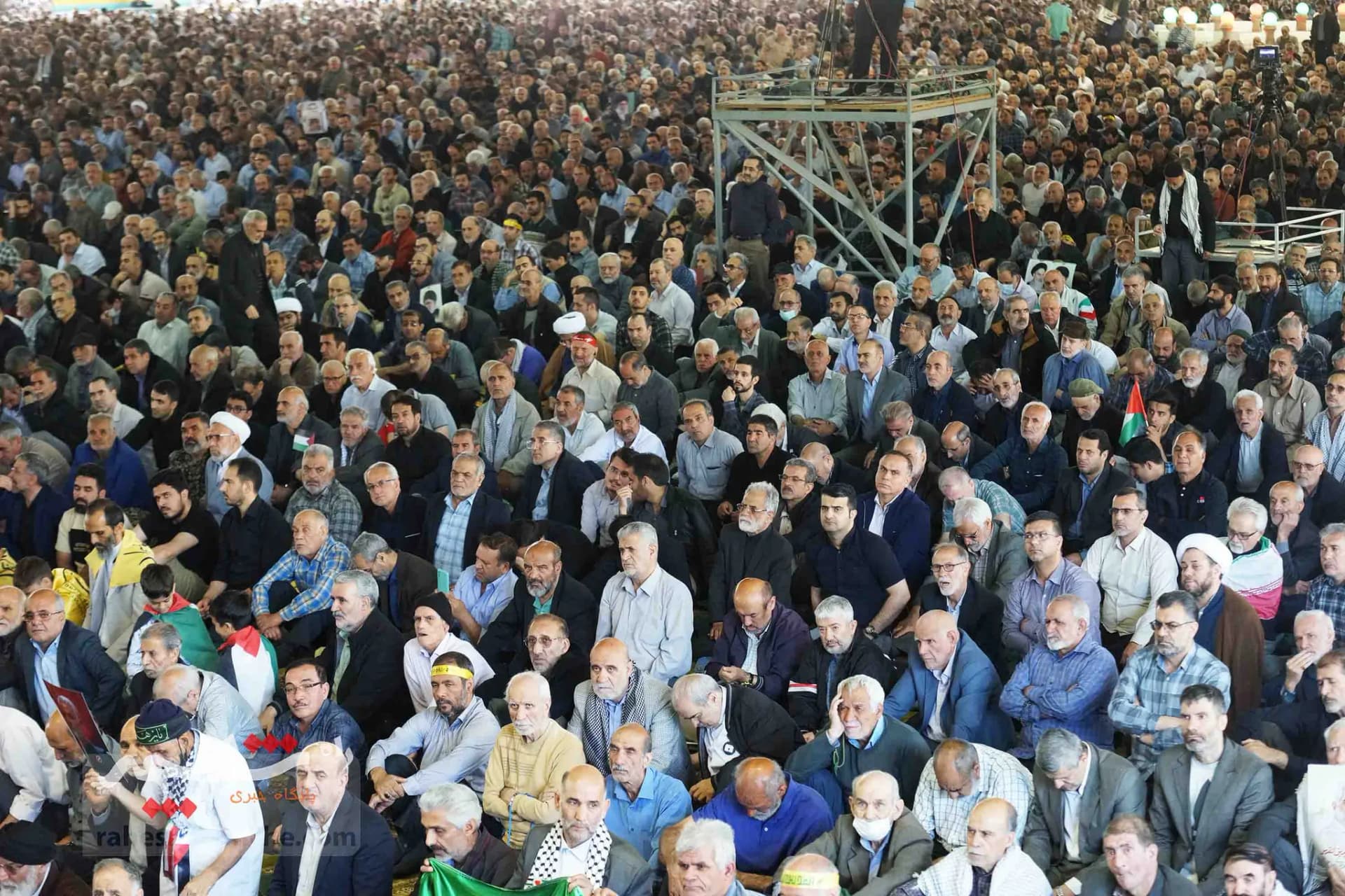 آخرین نمازجمعه ماه مبارک رمضان برگزار شد +تصاویر — تصویر 3