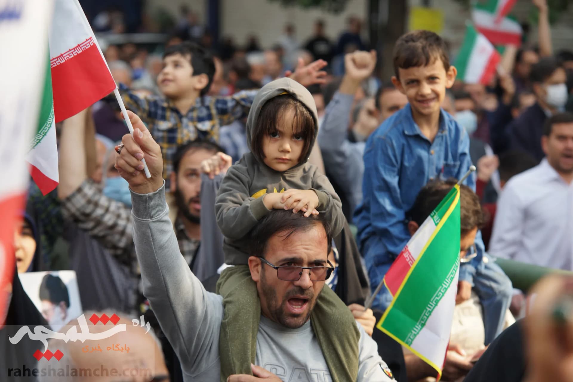راهپیمایی عظیم تهرانیها با شعار؛ «سپاه انقلابی، انتقام انتقام» +تصاویر — تصویر 13