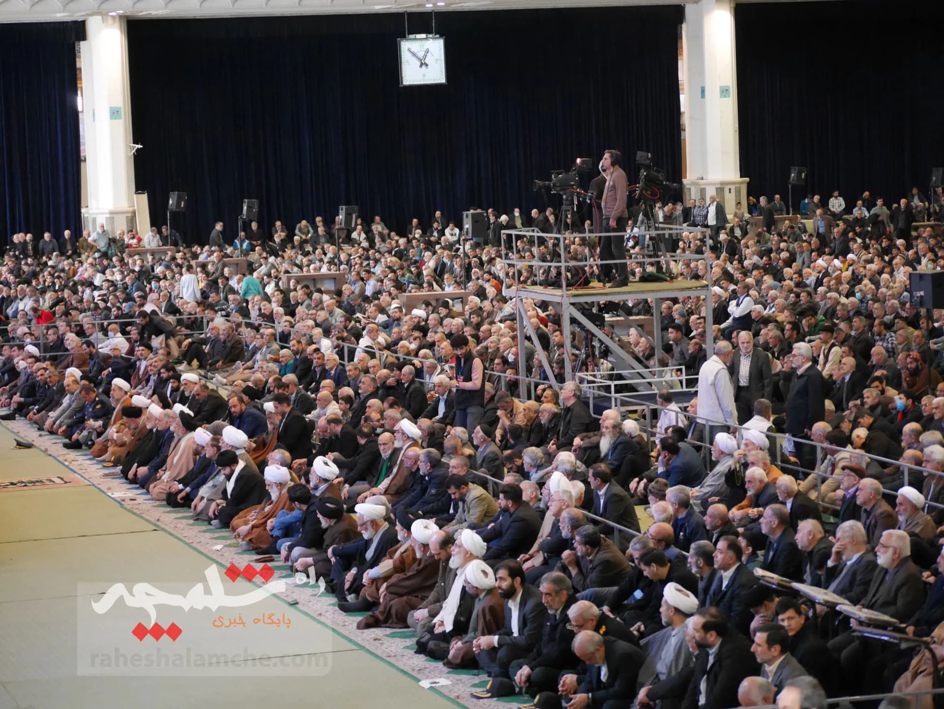 اولین نماز جمعه تهران در ماه مبارک رمضان برگزار شد +تصاویر — تصویر 64