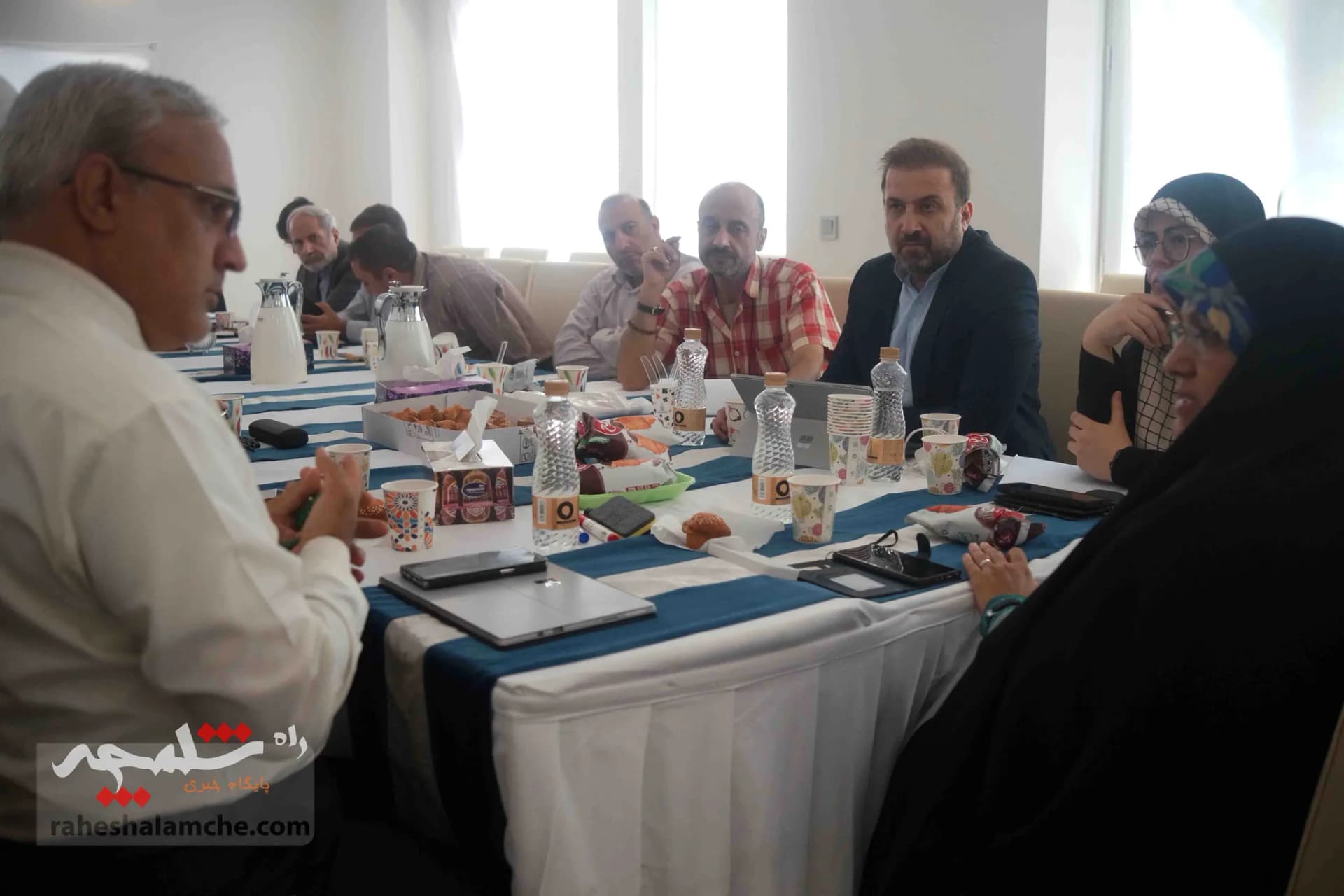 نشست ستاد انتخاباتی زاکانی در امور بینالملل و ایرانیان خارج از کشور +تصاویر — تصویر 2