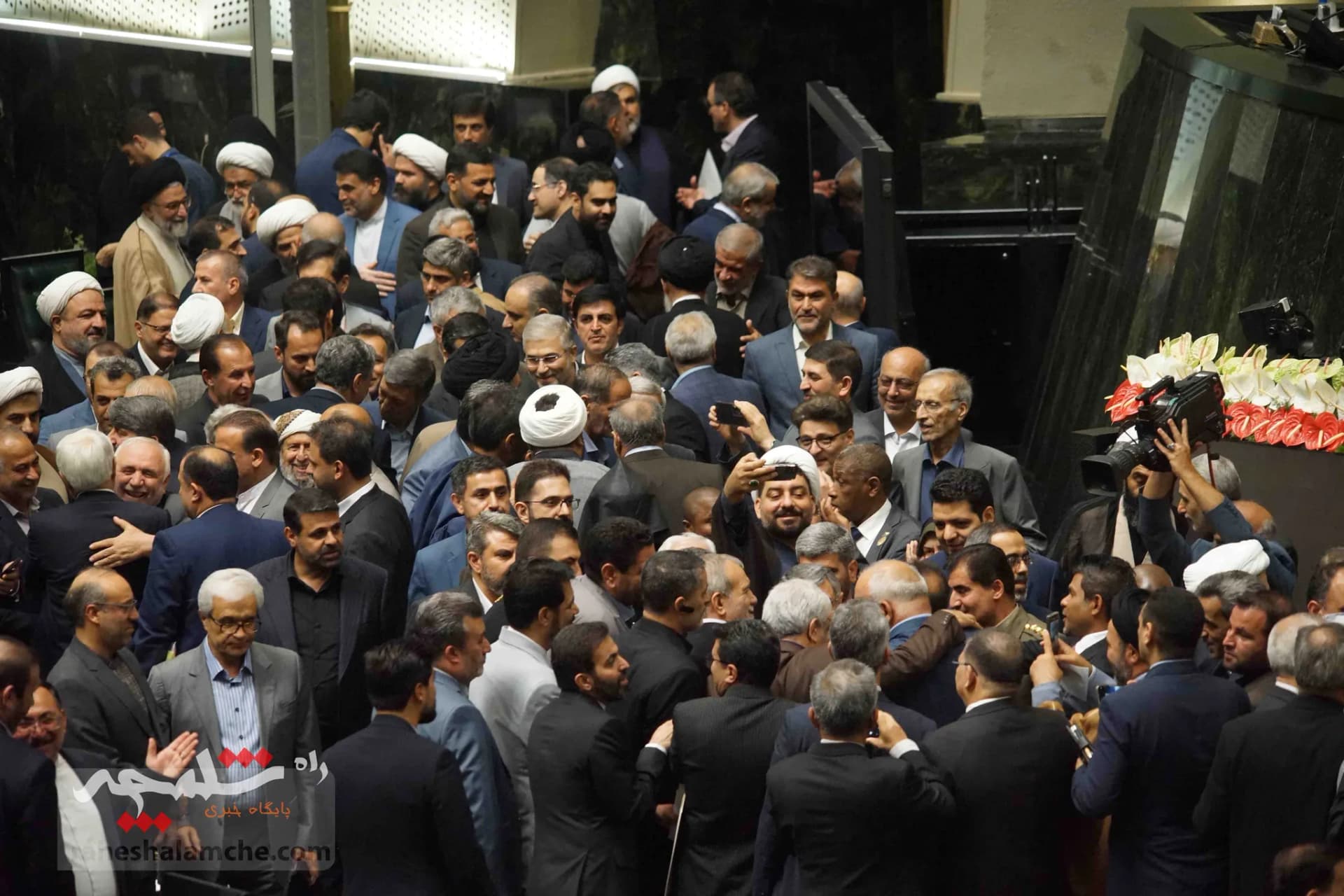 گزارش تصویری از حاشیه‌های مراسم تحلیف پزشکیان — تصویر 139