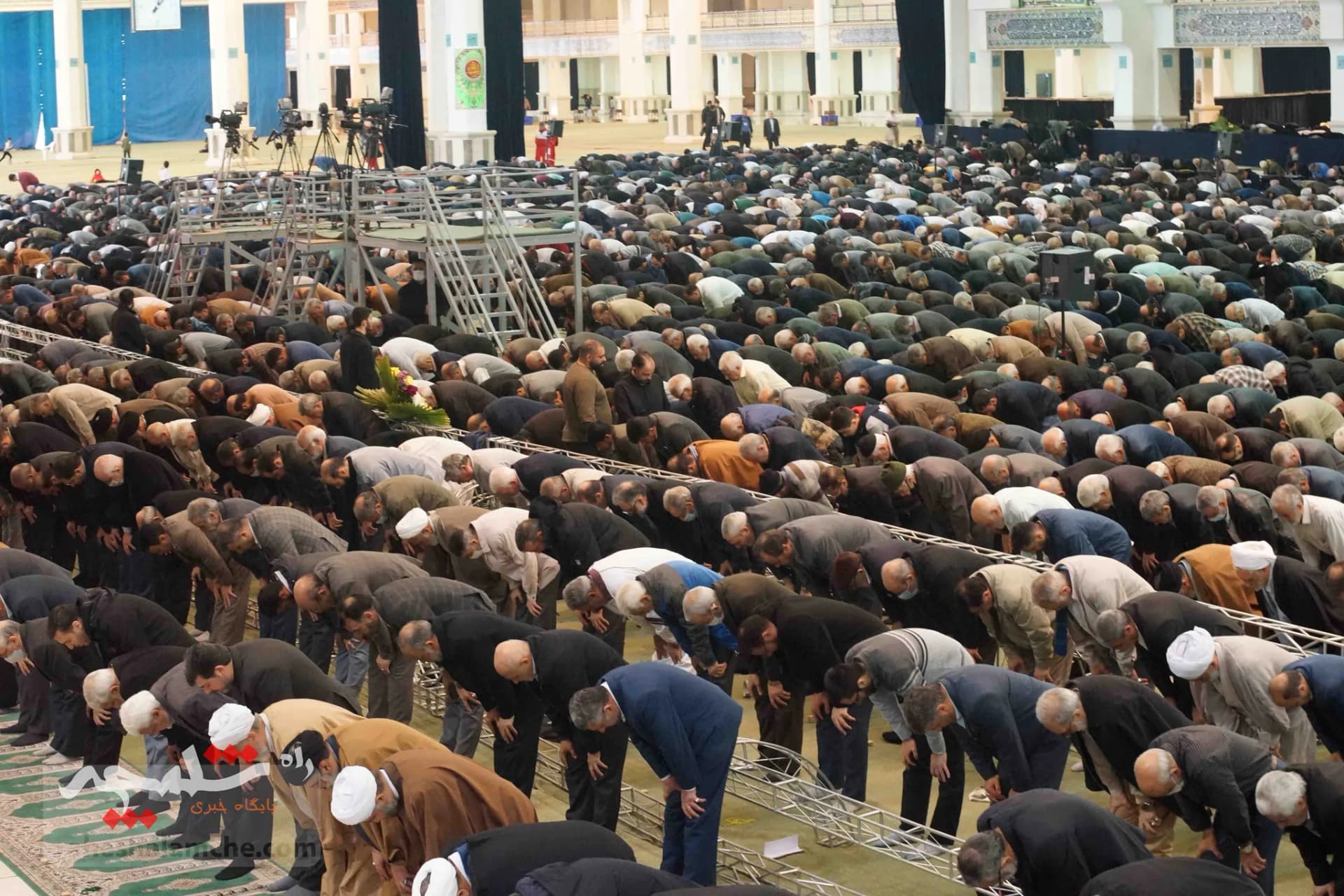 نماز جمعه این هفته تهران برگزار شد +تصاویر — تصویر 38