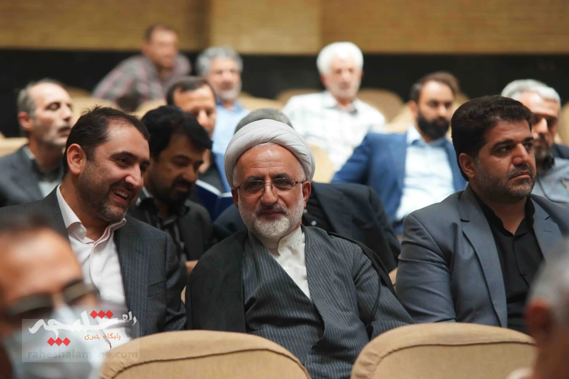 همه شخصیتهایی که در مراسم ختم مادر زریبافان شرکت کرده بودند +تصاویر — تصویر 16