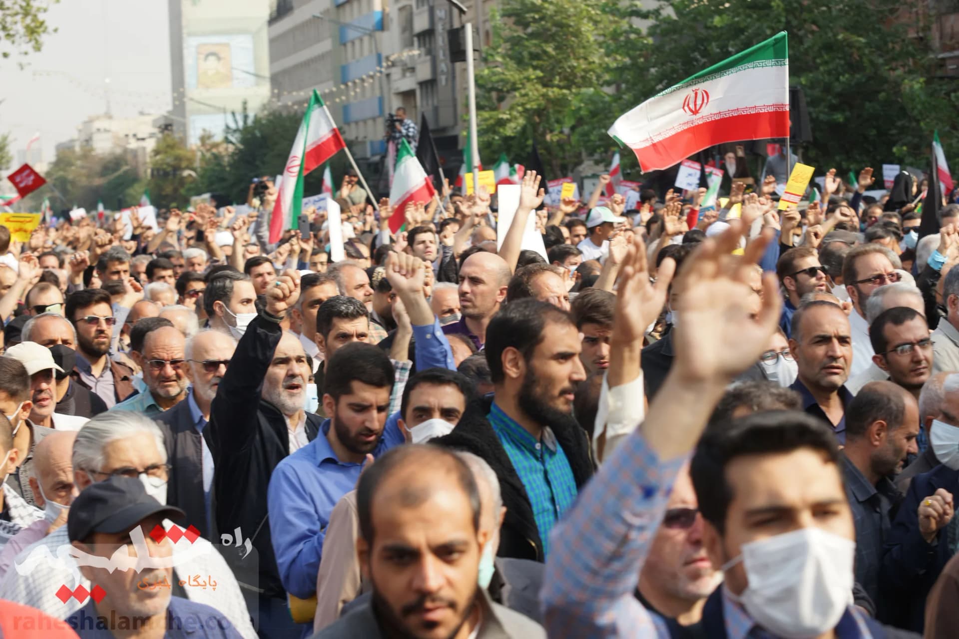 راهپیمایی عظیم تهرانیها با شعار؛ «سپاه انقلابی، انتقام انتقام» +تصاویر — تصویر 6