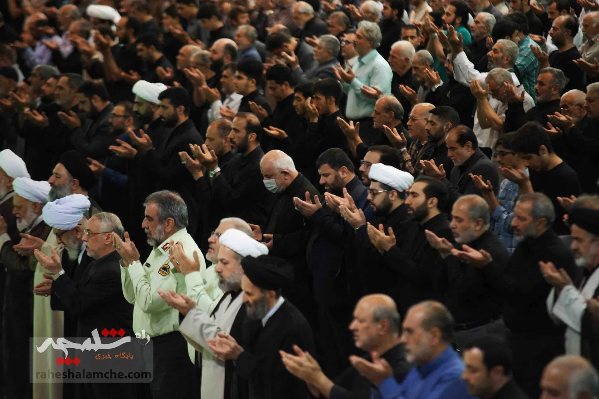 نماز جمعه این هفته تهران در مصلی امام خمینی(ره) برگزار شد +تصاویر — تصویر 60