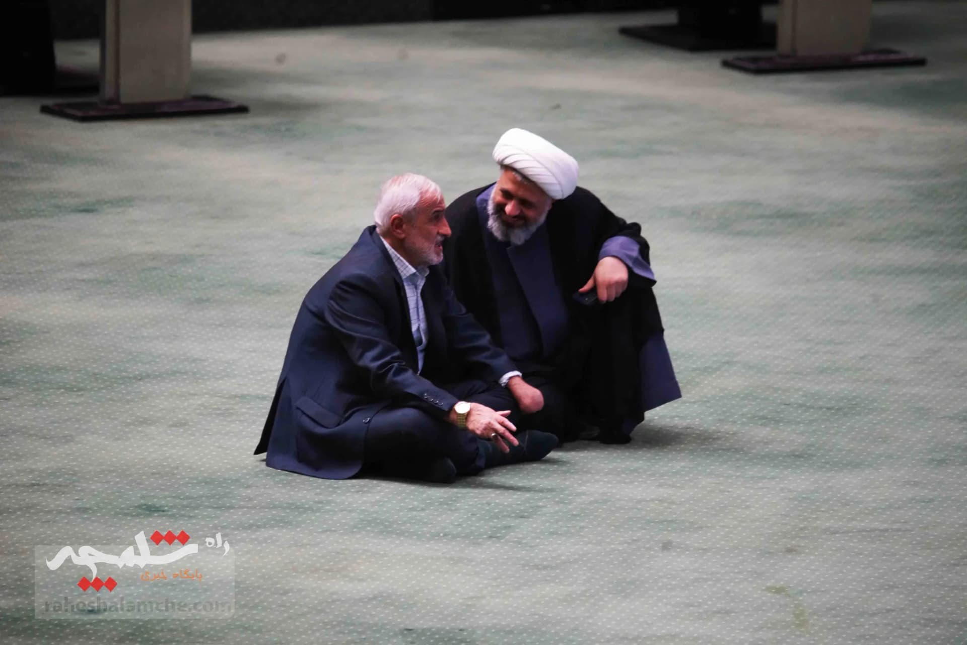 تصاویر اختصاصی راه شلمچه از تحصن نماینده تهران در مجلس — تصویر 5