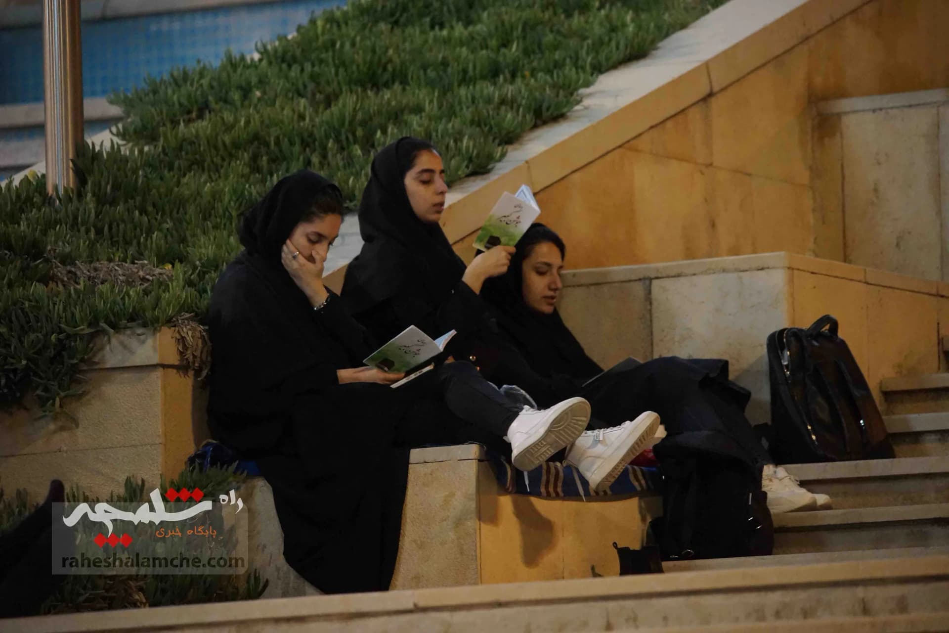 مراسم احیای شب 19 ماه مبارک رمضان در مصلای امام خمینی(ره) برگزار شد +تصاویر — تصویر 25