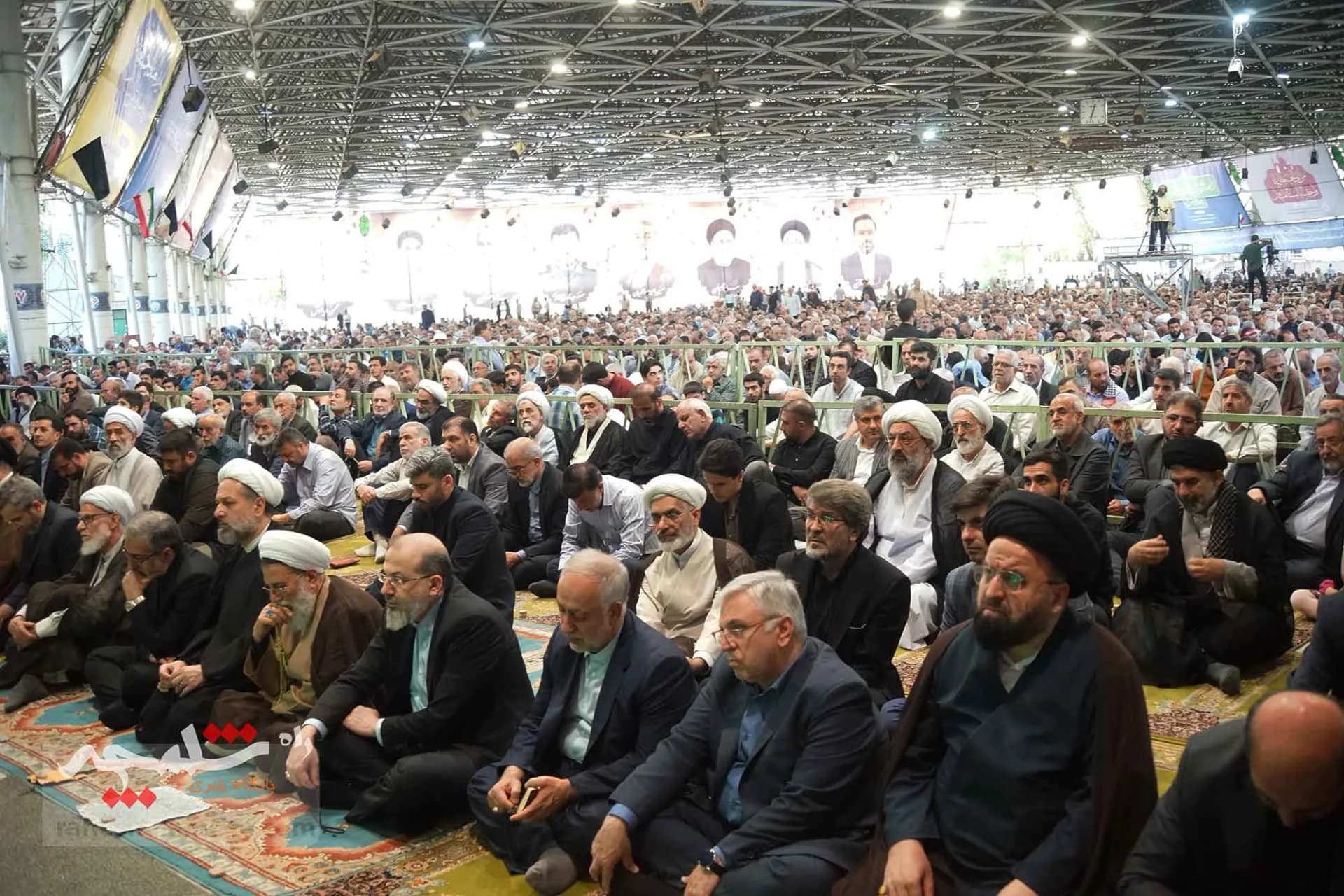 نماز جمعه این هفته تهران برگزار شد +تصاویر — تصویر 32