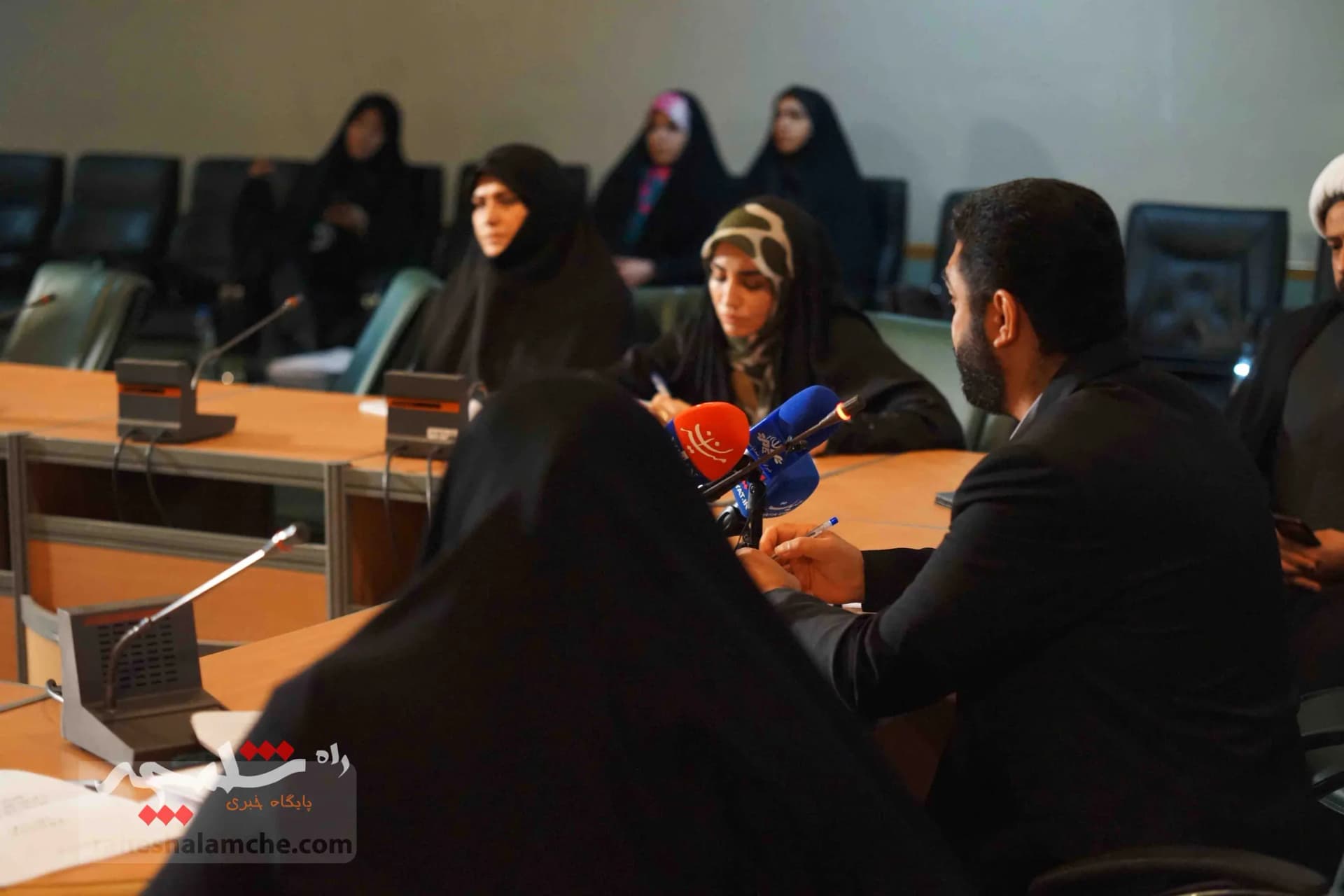 نشست خبری فراکسیون جمعیت و حمایت از خانواده +تصاویر — تصویر 1