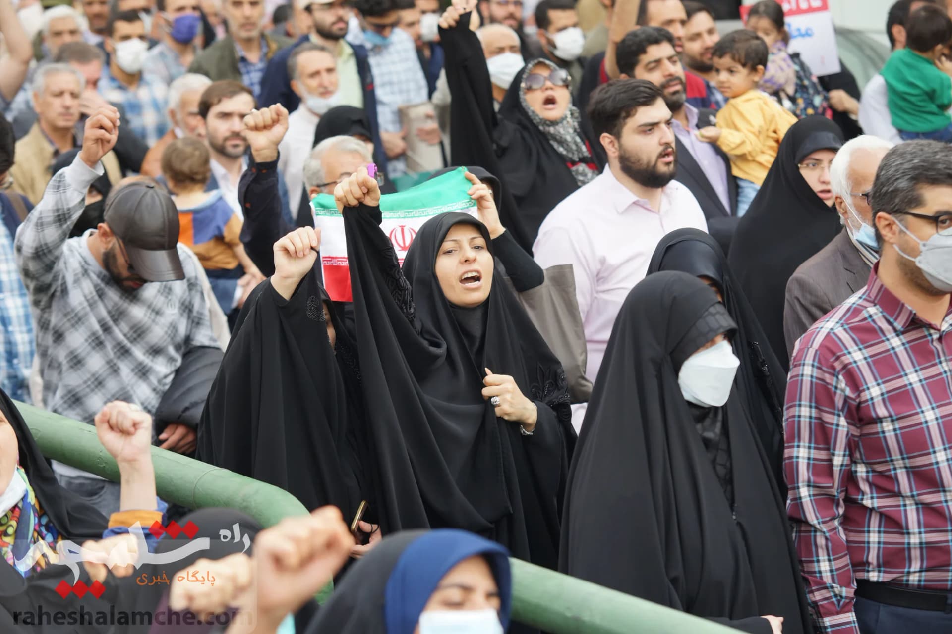 راهپیمایی عظیم تهرانیها با شعار؛ «سپاه انقلابی، انتقام انتقام» +تصاویر — تصویر 18