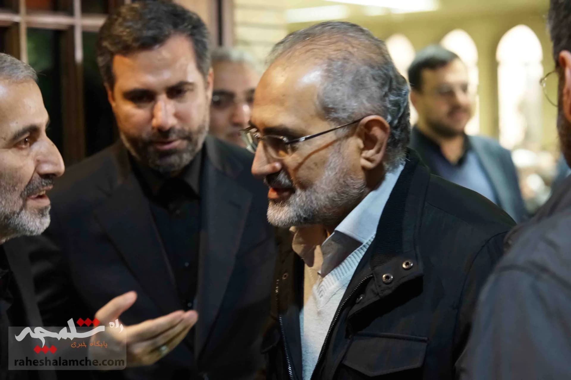 چه کسانی در مجلس ترحیم پدر مدیرعامل شرکت دخانیات کشور حضور داشتند؟ +تصاویر — تصویر 38