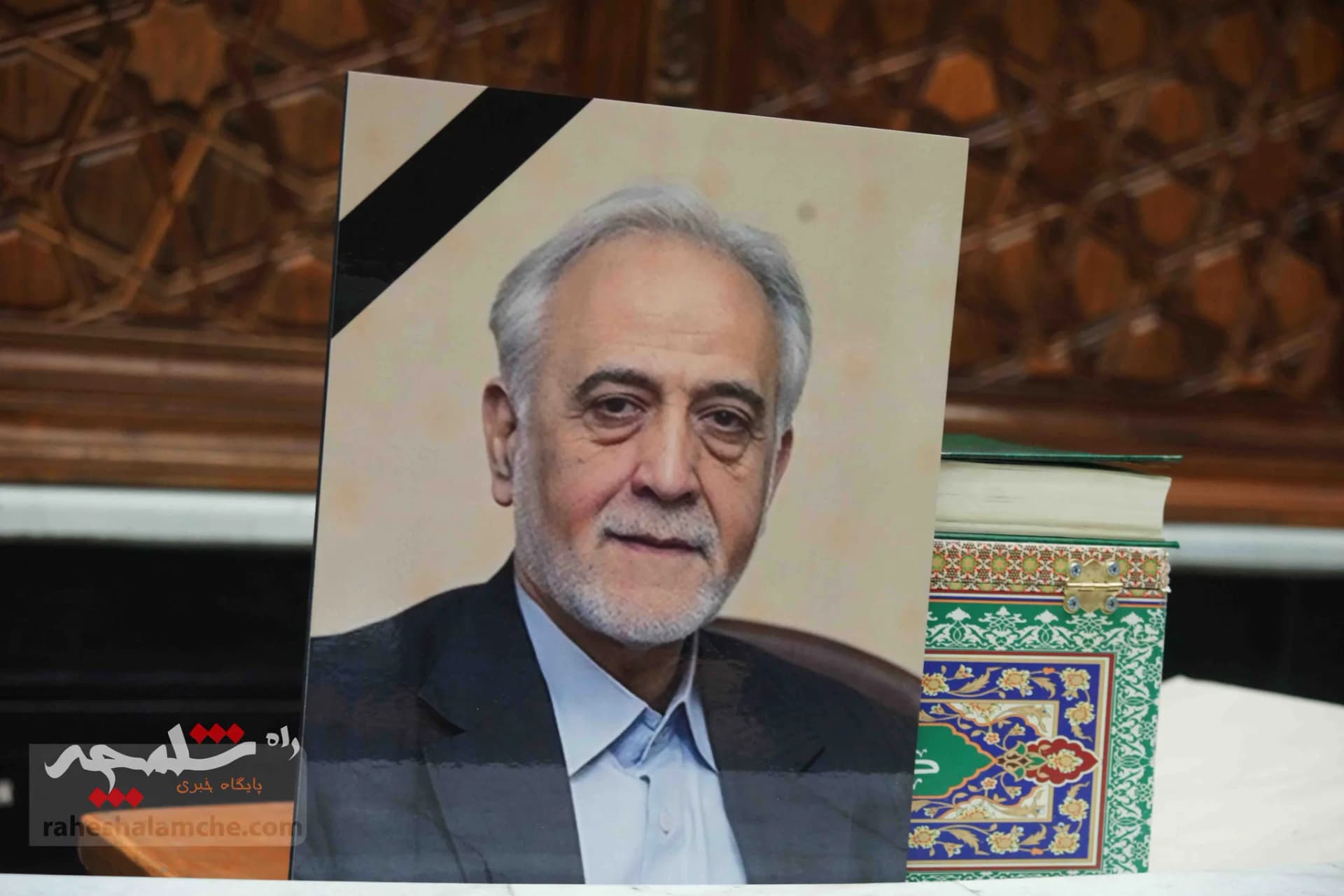 چرا احمدی‌نژاد در مراسم ختم مرحوم پرویز داودی حضور نداشت؟ +تصاویر — تصویر 51