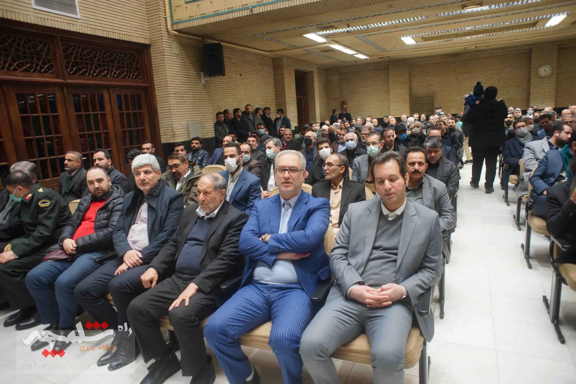 چه کسانی در مجلس ترحیم پدر مدیرعامل شرکت دخانیات کشور حضور داشتند؟ +تصاویر — تصویر 54