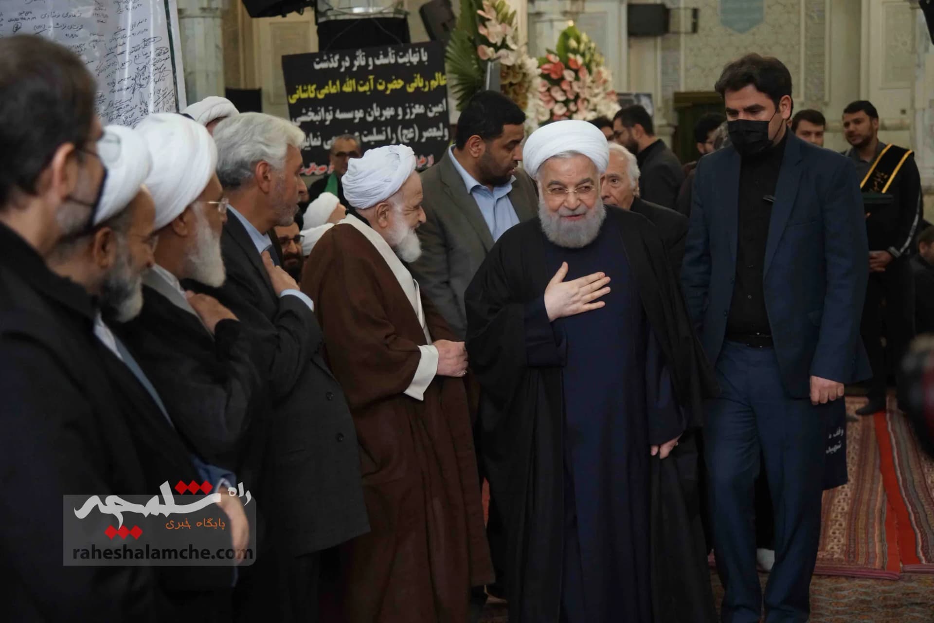 همه شخصیتهایی که در مراسم ترحیم آیتالله امام کاشانی حضور داشتند +تصاویر — تصویر 62