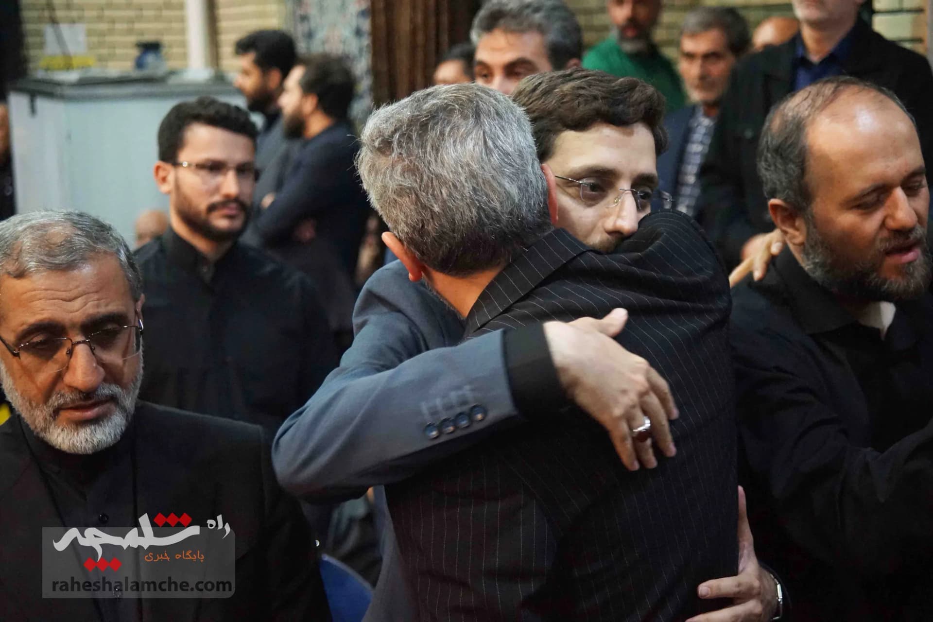 چه کسانی در مراسم گرامی‌داشت شهدای خدمت در مسجد ارک حضور داشتند؟ +تصاویر — تصویر 29