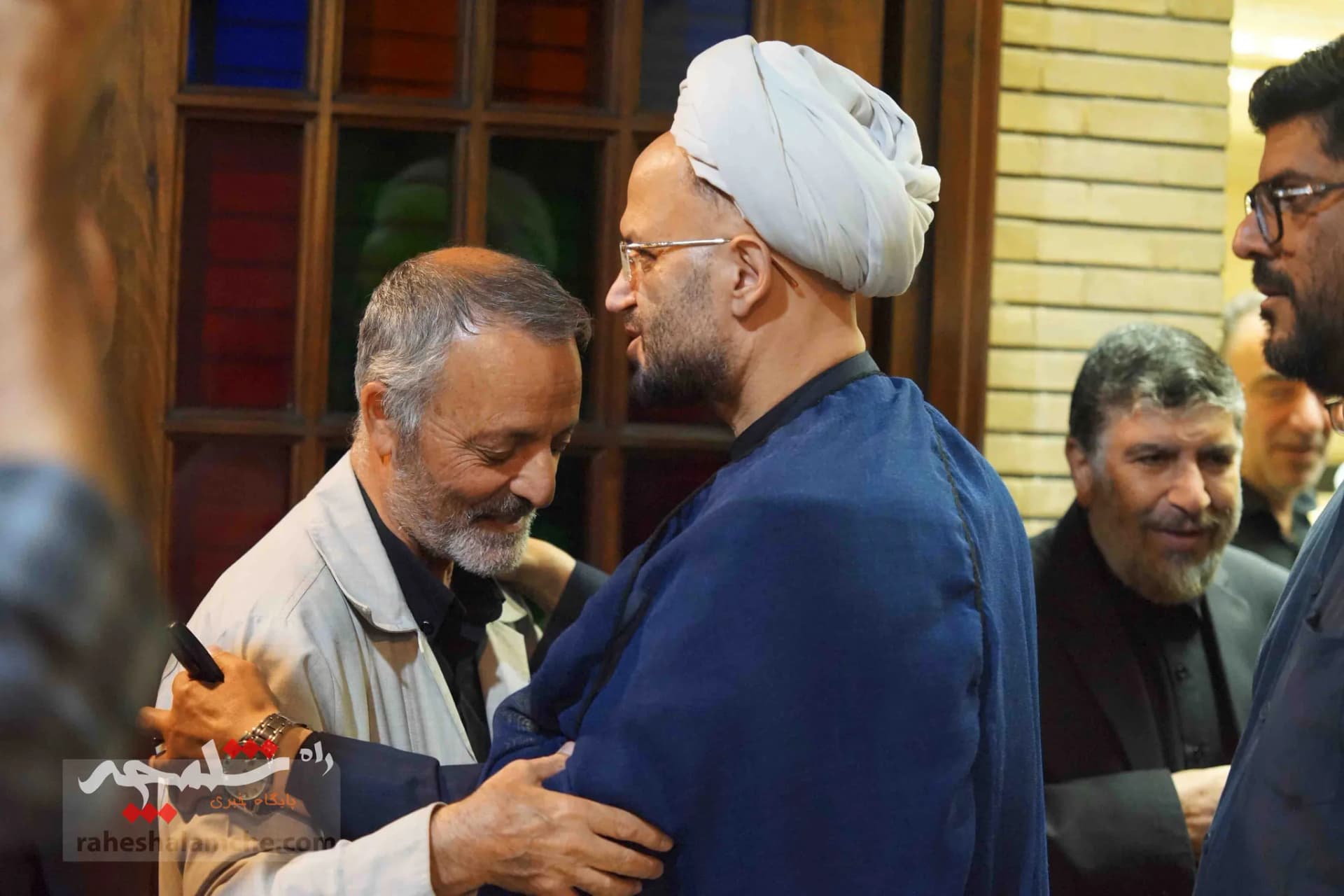 همه شخصیتهایی که در مراسم ختم مادر زریبافان شرکت کرده بودند +تصاویر — تصویر 99
