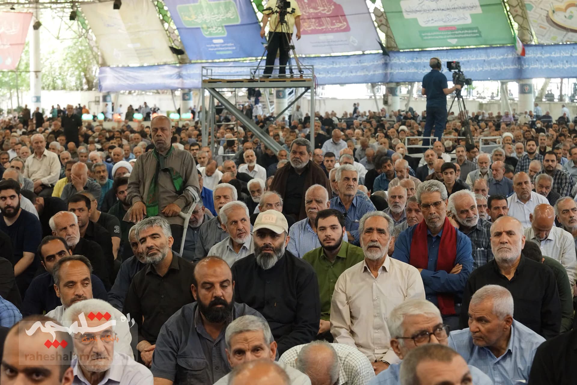 نماز جمعه این هفته تهران به امامت صدیقی برگزار شد +تصاویر — تصویر 37