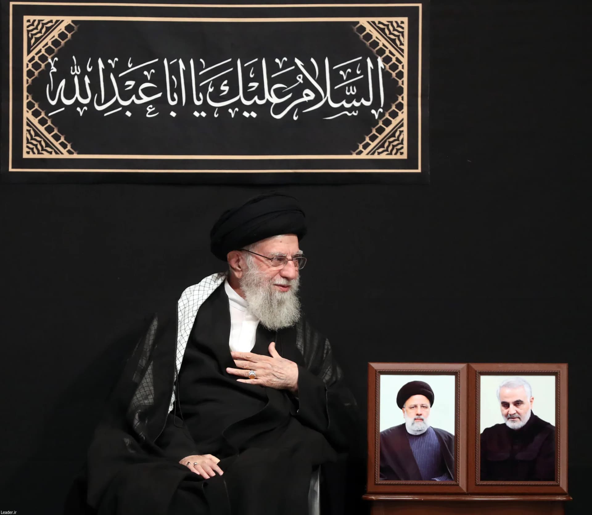 مراسم عزاداری شب تاسوعای حسینی با حضور رهبر انقلاب +تصاویر — تصویر 26