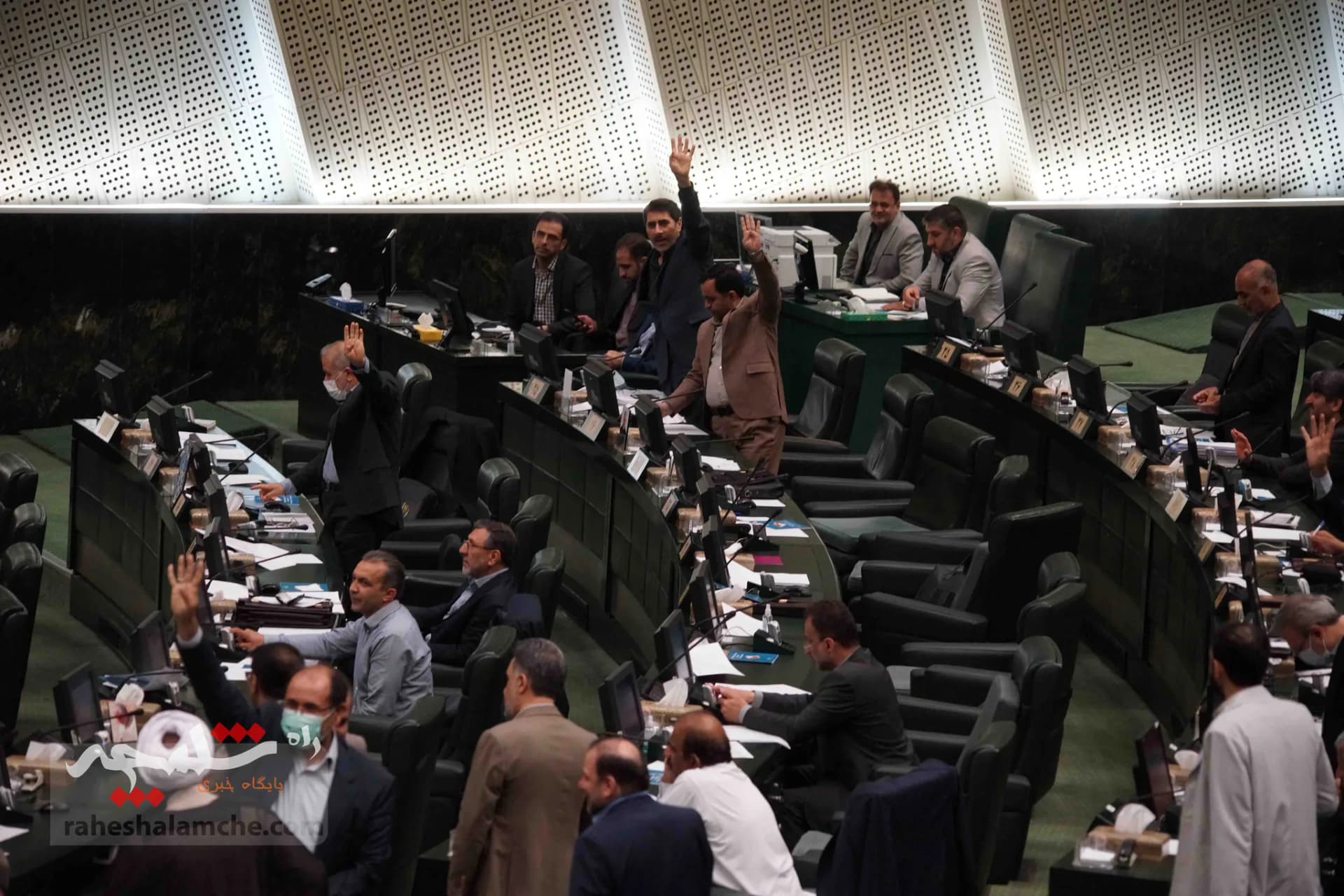 گام بزرگ امروز مجلس برای دفاع از حقوق زنان +تصاویر — تصویر 54
