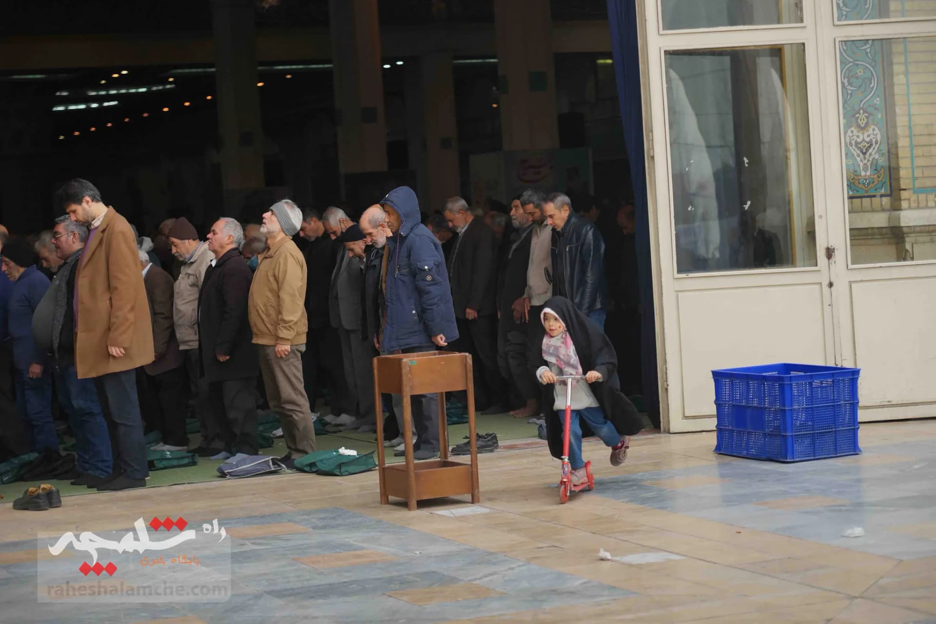 تصاویر نماز جمعه تهران در اولین روز زمستان 1402 — تصویر 52