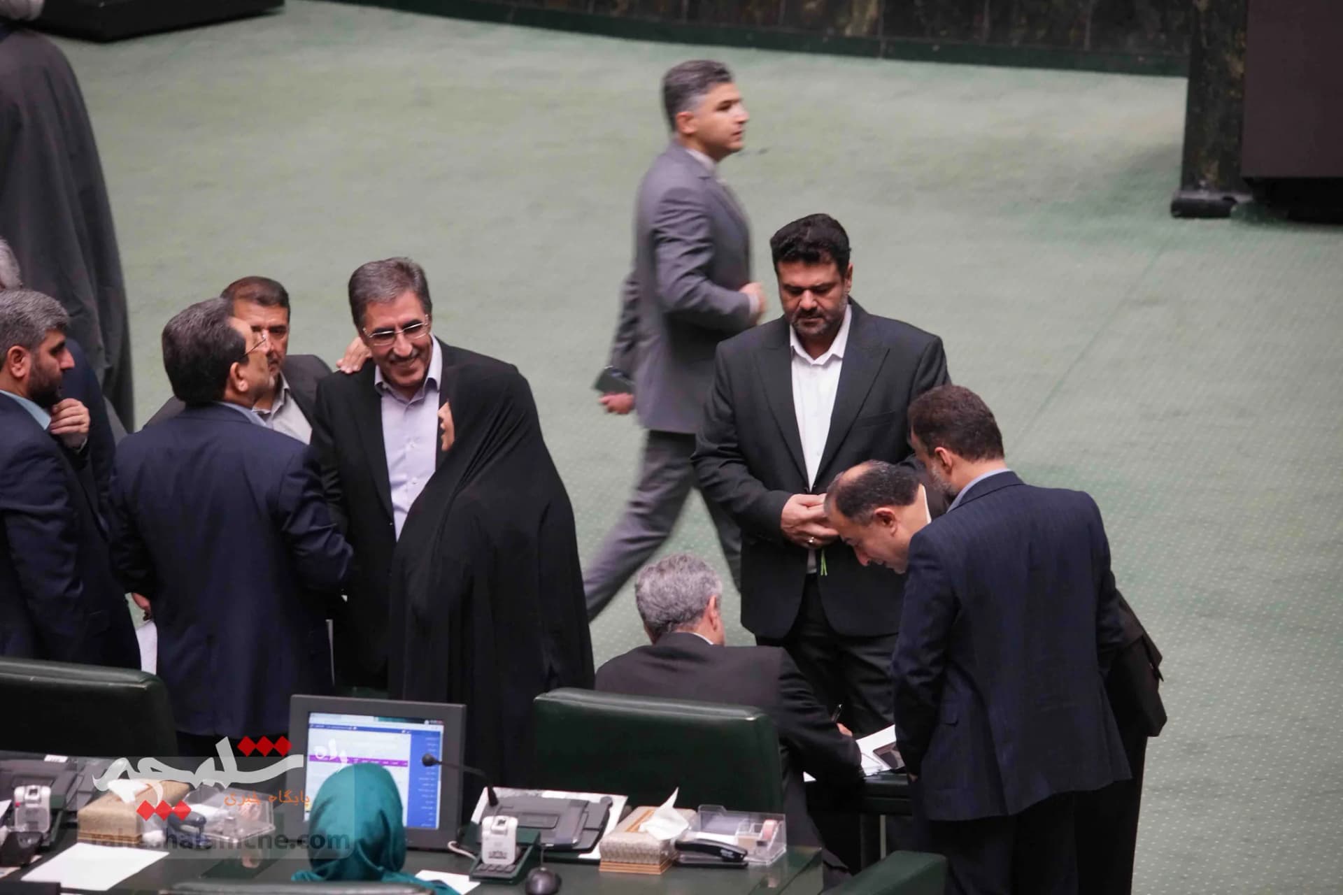 پزشکیان با حضور در خانه ملت، لایحه بودجه 1404 را تقدیم مجلس کرد +تصاویر — تصویر 47
