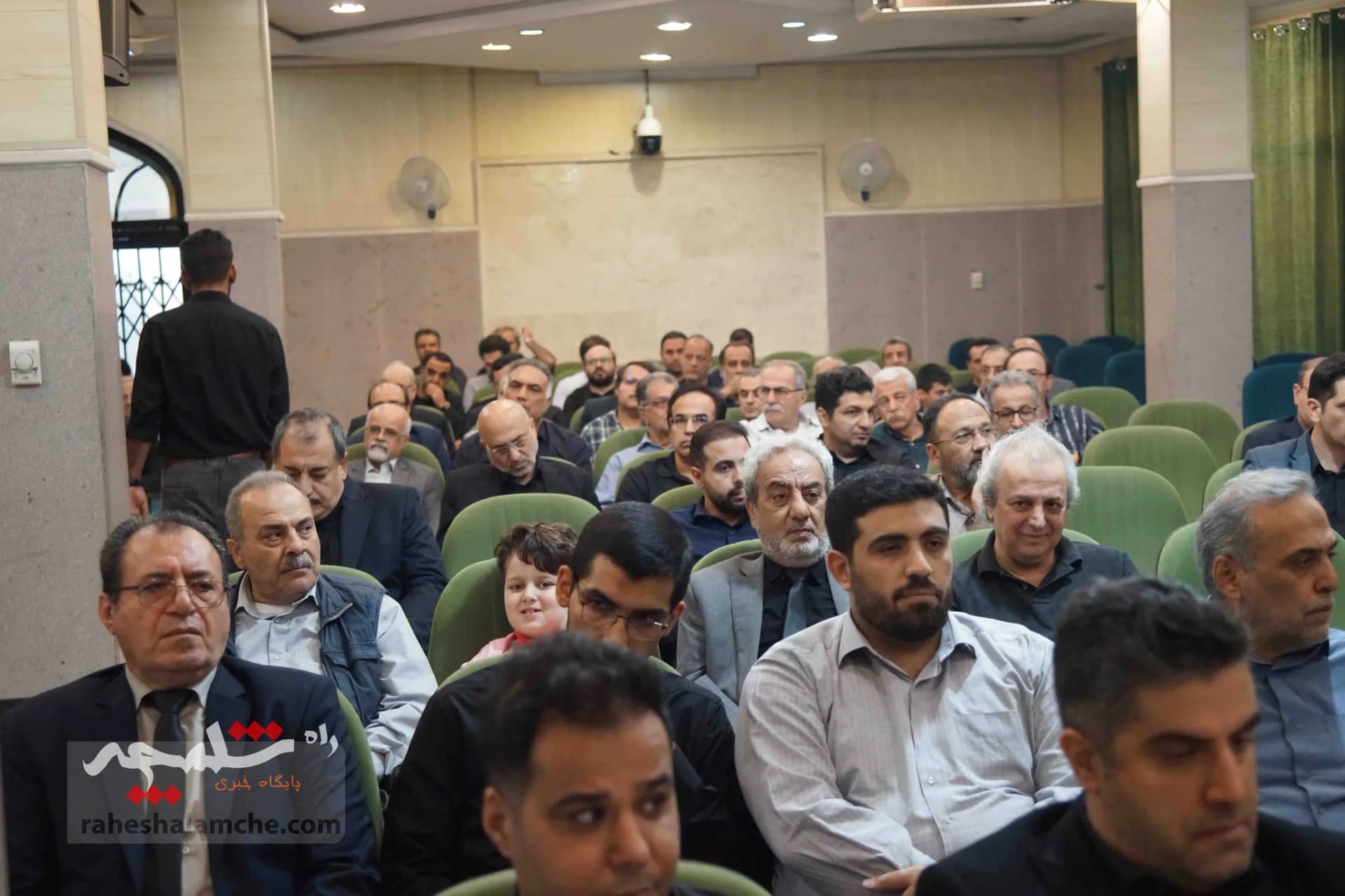 چه کسانی در مراسم ختم «سارا طاووسی» حضور داشتند؟ +تصاویر — تصویر 38