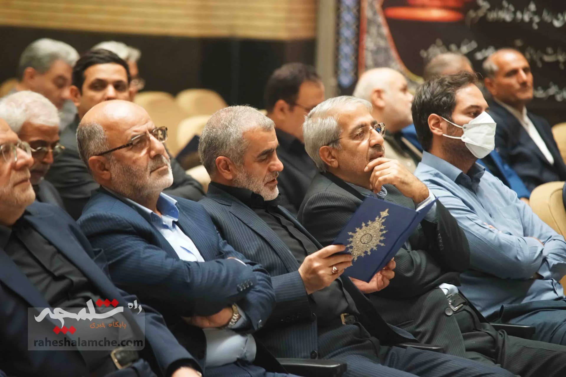 همه شخصیتهایی که در مراسم ختم مادر زریبافان شرکت کرده بودند +تصاویر — تصویر 100