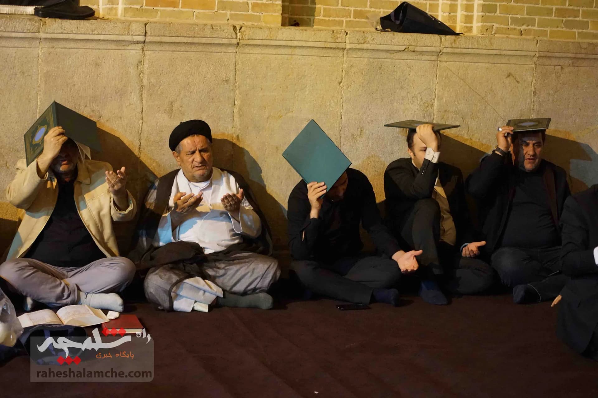 گزارش تصویری مراسم شب قدر و وداع با شهید گمنام در مدرسه عالی شهید مطهری — تصویر 76