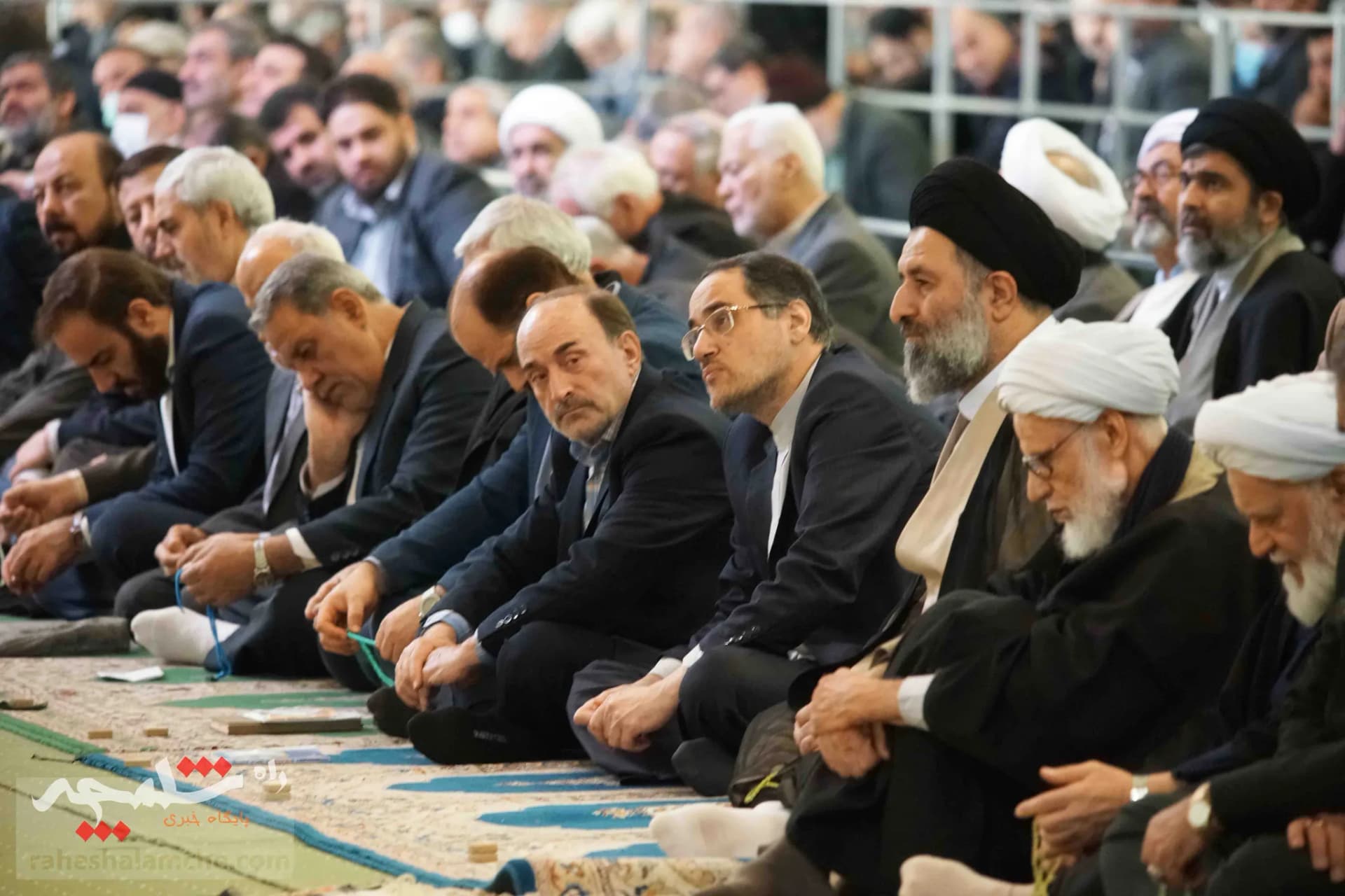 تصاویر نماز جمعه تهران در اولین روز زمستان 1402 — تصویر 28