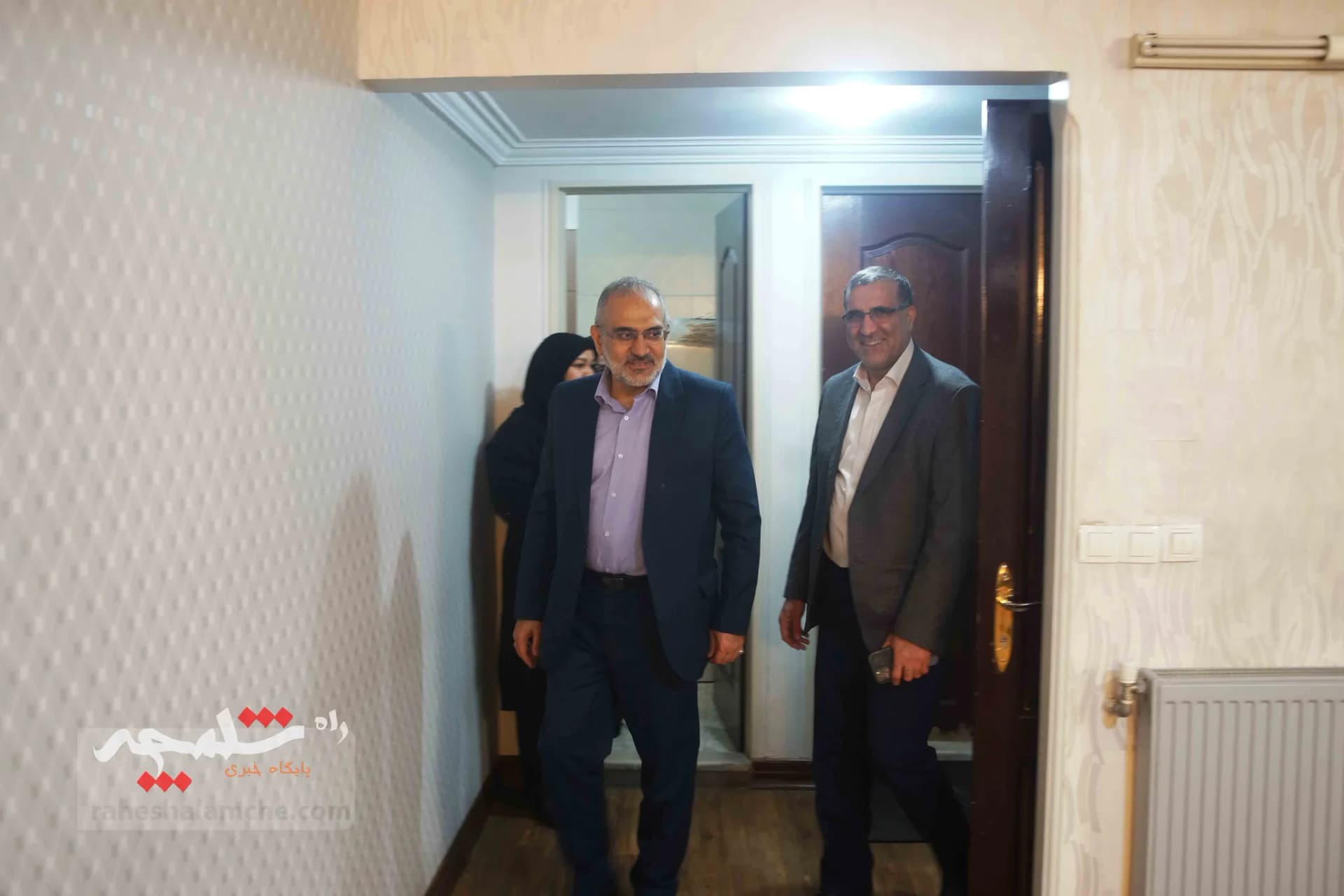 بازدید معاون پارلمانی رئیس‌جمهور از روزنامه شهروند +تصاویر — تصویر 22