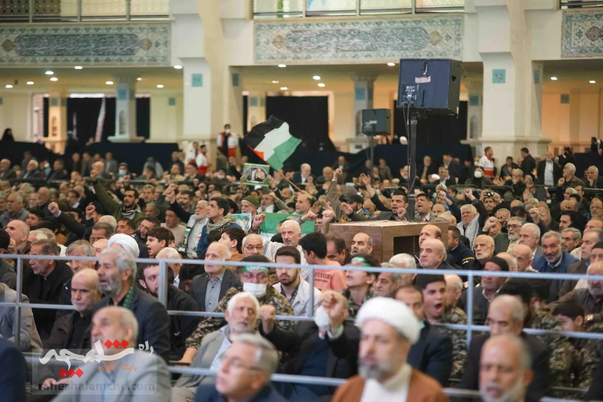 تصاویر نماز جمعه تهران در اولین روز زمستان 1402 — تصویر 35