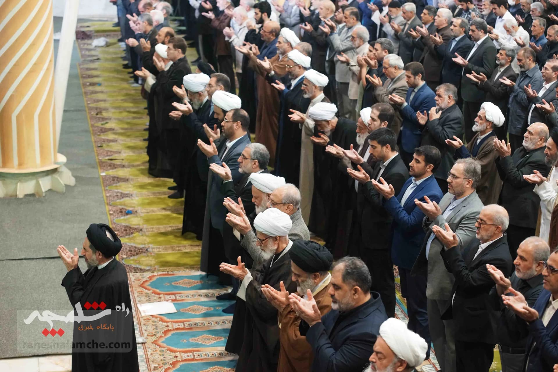 نماز جمعه این هفته تهران به امامت ابوترابی‌فرد برگزار شد +تصاویر — تصویر 49