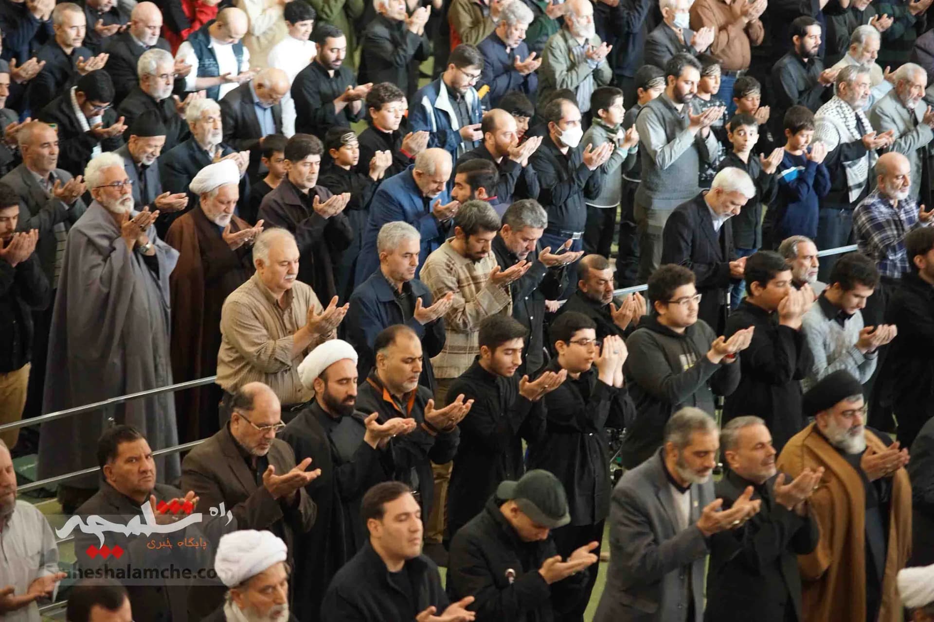 حضور پرشور دانش آموزان نمازگزار این هفته نماز جمعه تهران +تصاویر — تصویر 53