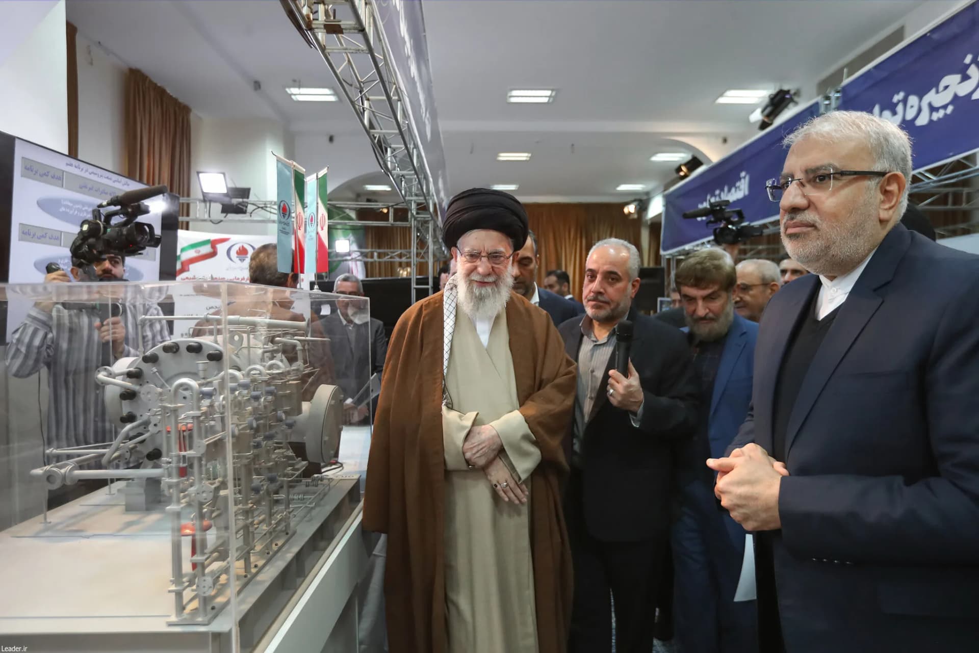 بازدید رهبر انقلاب از نمایشگاه توانمندی‌های تولید داخلی +تصاویر — تصویر 1