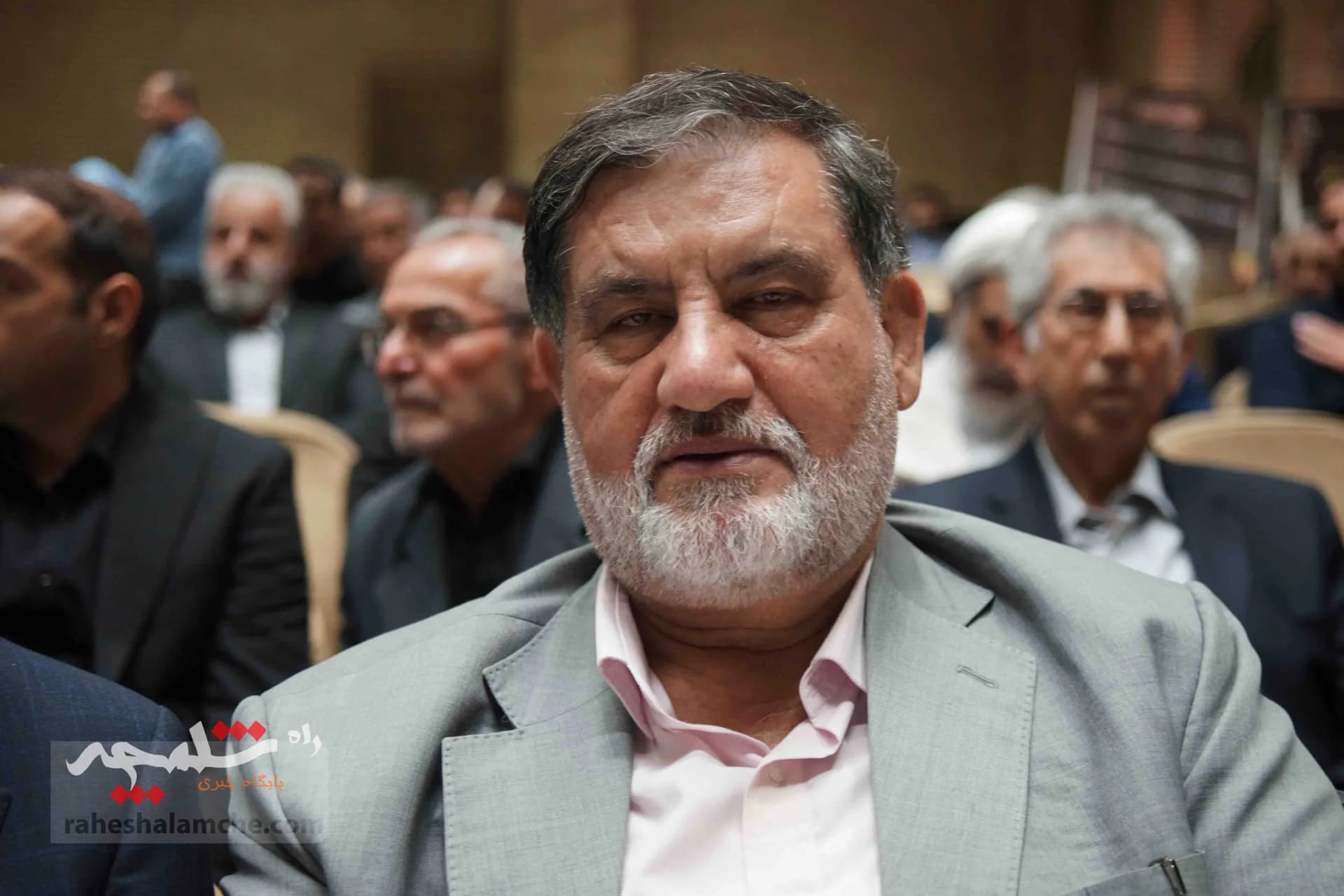 چرا احمدی‌نژاد در مراسم ختم مرحوم پرویز داودی حضور نداشت؟ +تصاویر — تصویر 41