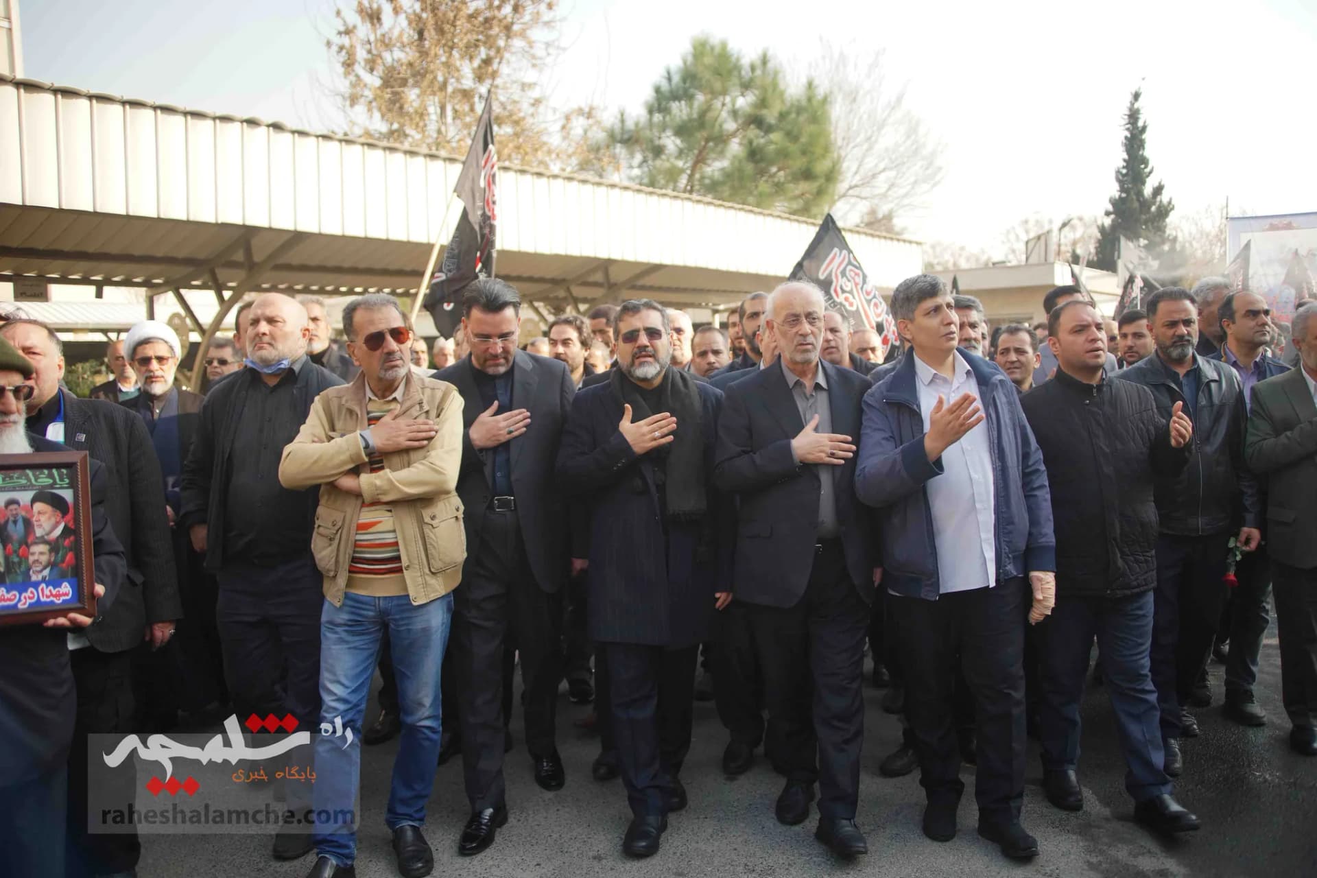 گزارش تصویری تشییع و خاکسپاری شهید گمنام در وزارت فرهنگ و ارشاد اسلامی — تصویر 17